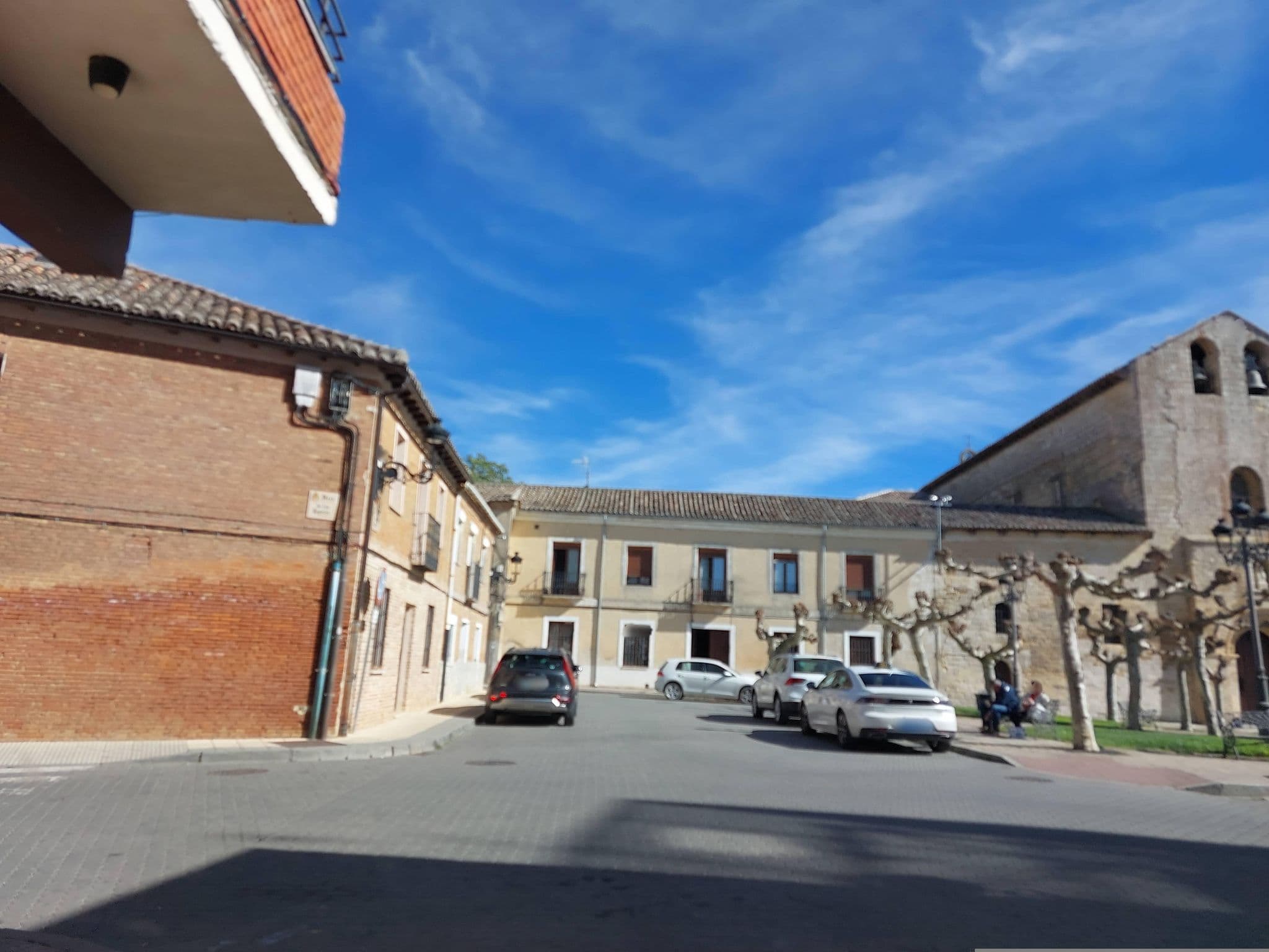 Street view near Albergue Parroquial de Santa María, Carrión de los Condes — © 5rmft (CC BY-SA · Mapillary)