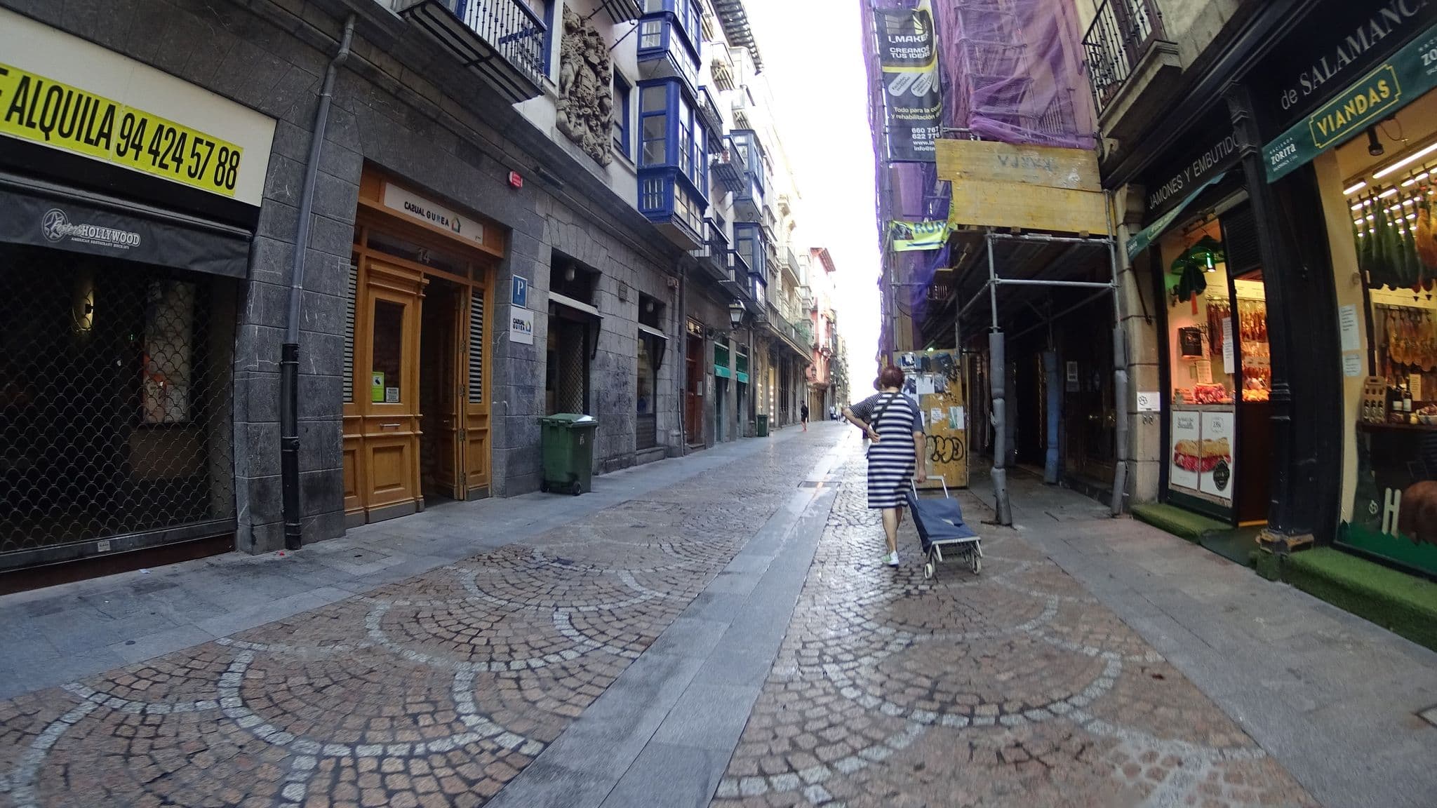 Street view near Casual Hostal Gurea, Bilbao — © robertogeb (CC BY-SA · Mapillary)