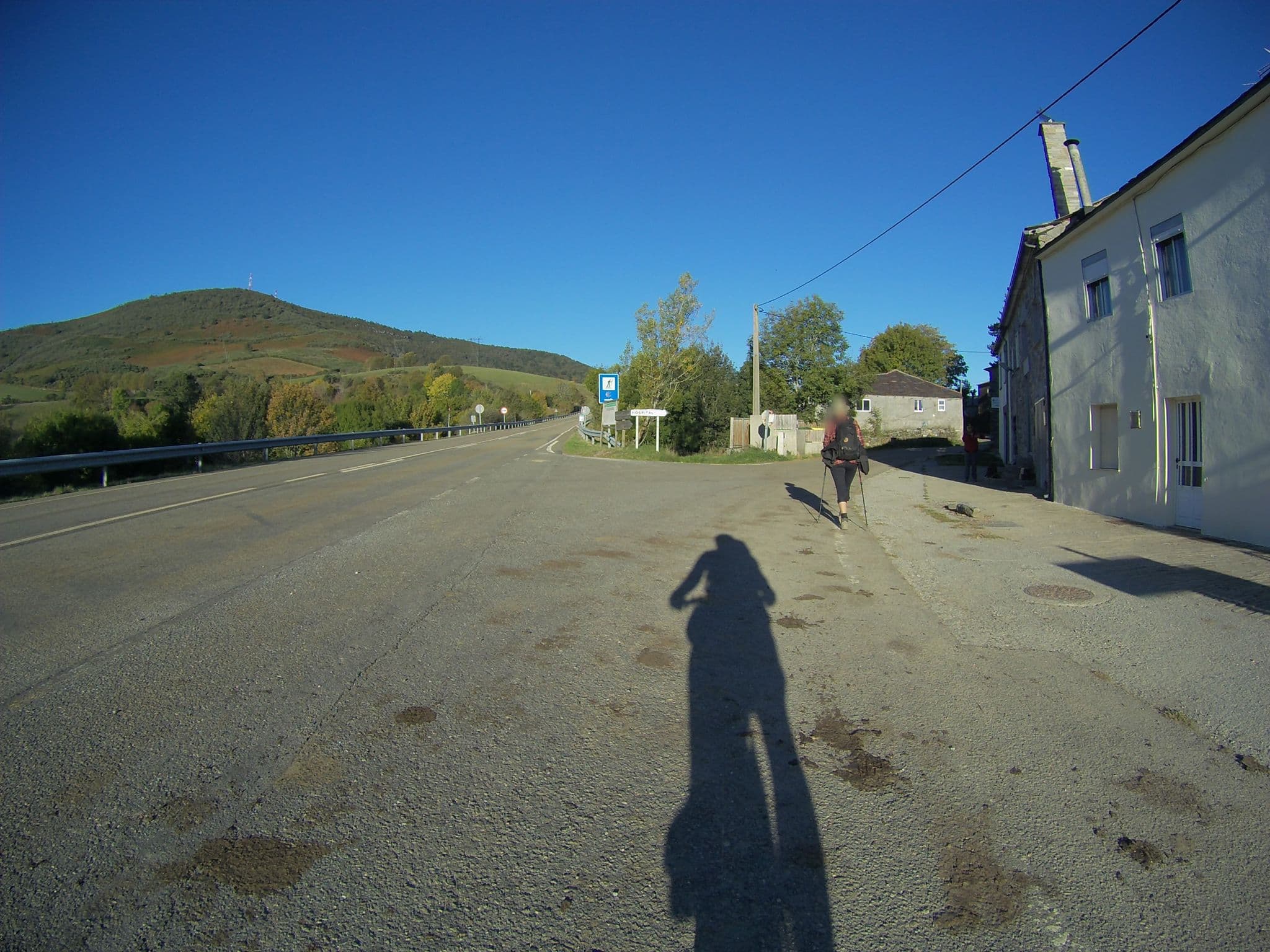 Street view near Albergue Xunta Hospital da Condesa, Becerreá — © camperxr (CC BY-SA · Mapillary)