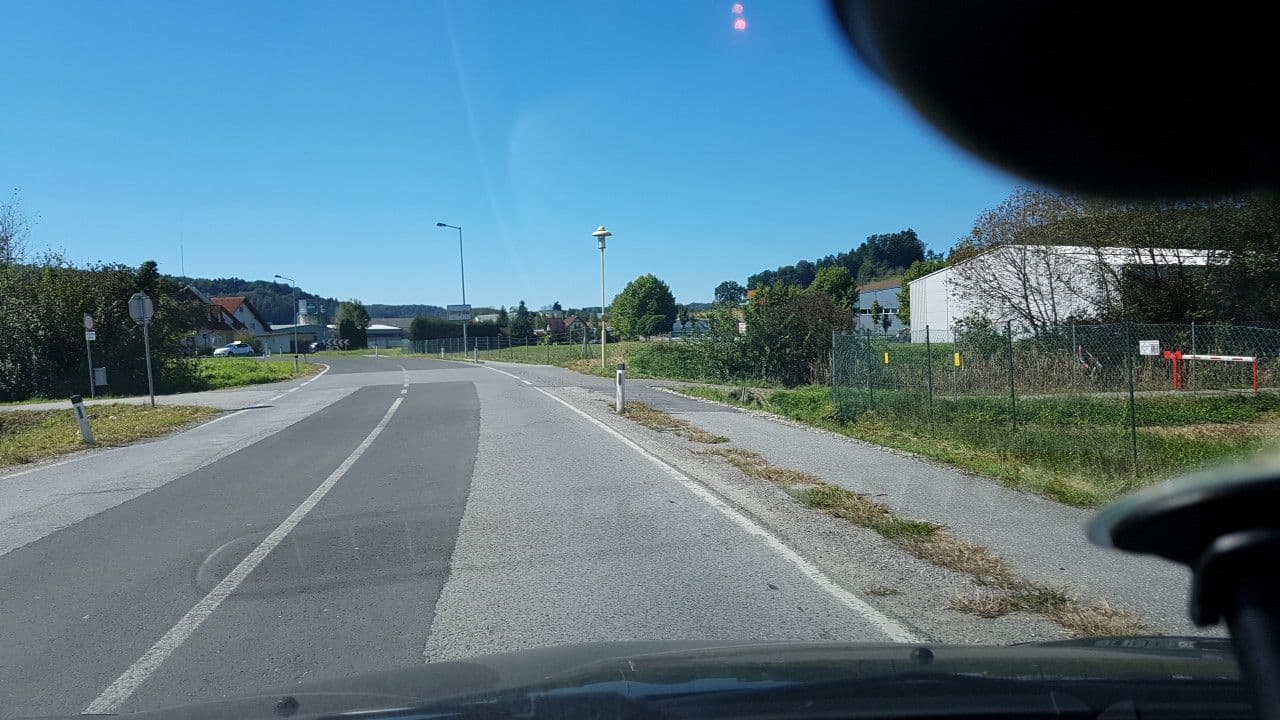 Street view near Wohnmobilstellplatz Siniwelt, Hartmannsdorf — © mik007 (CC BY-SA · Mapillary)