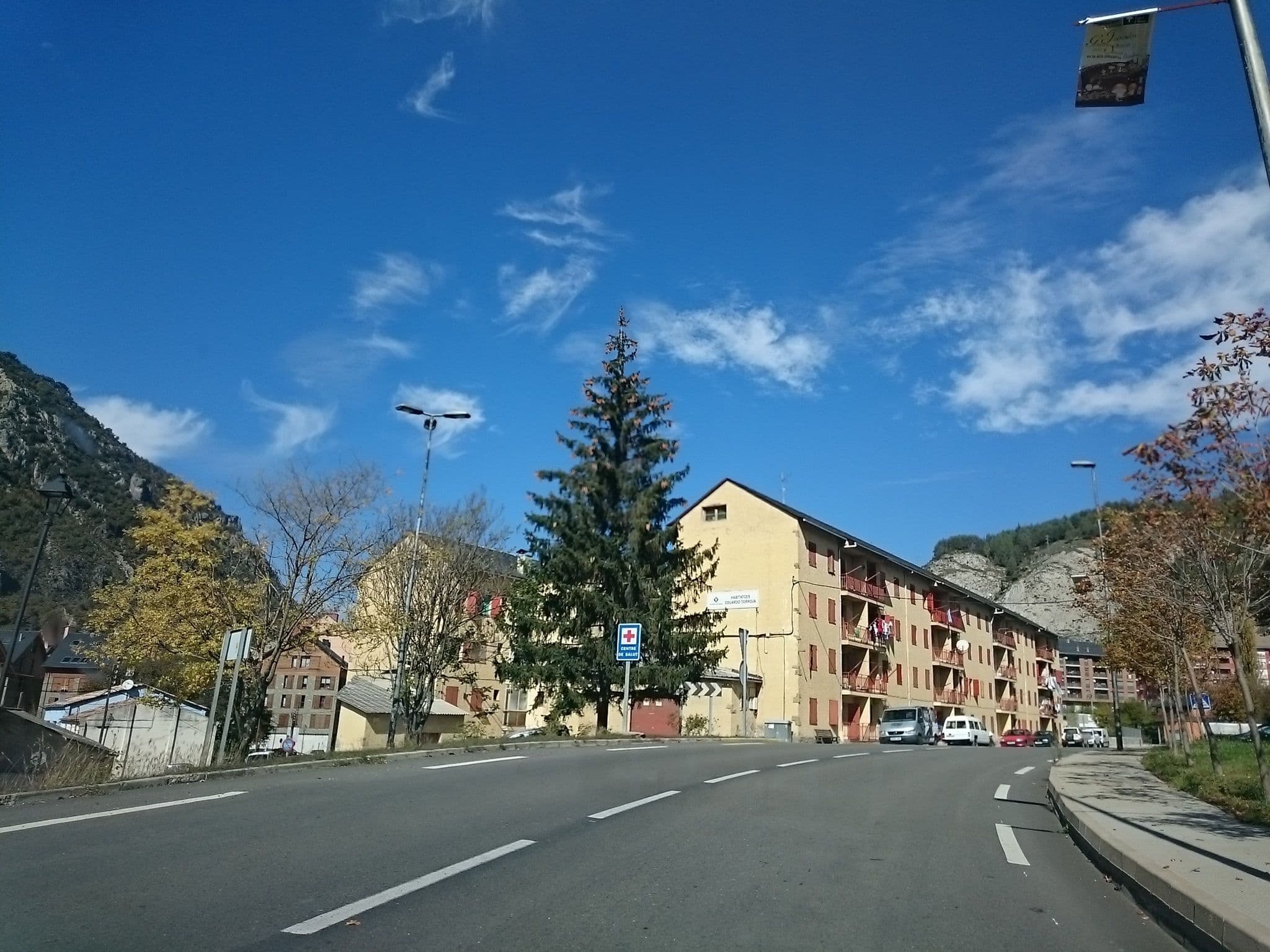 Street view near Apartaments La Faiada, el Pont de Suert — © yopaseopor (CC BY-SA · Mapillary)