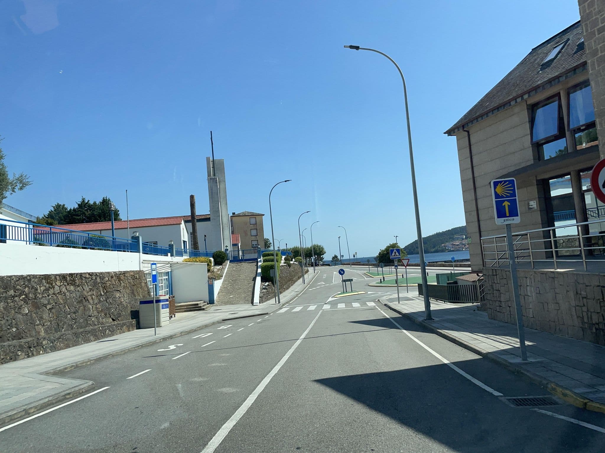 Street view near Albergue Moreira, Cee — © seraq (CC BY-SA · Mapillary)