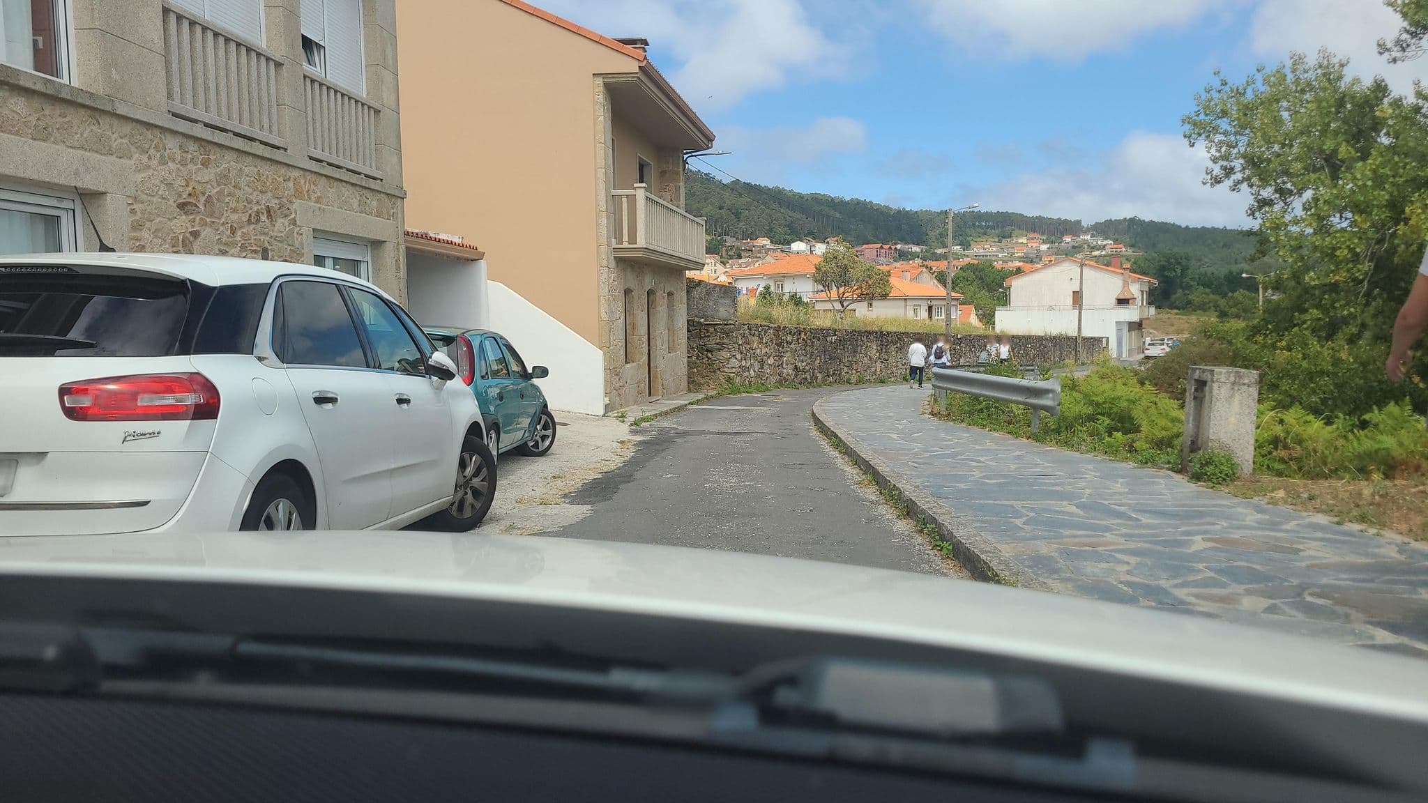Street view near Mar de Fisterra, Fisterra — © juasmita (CC BY-SA · Mapillary)