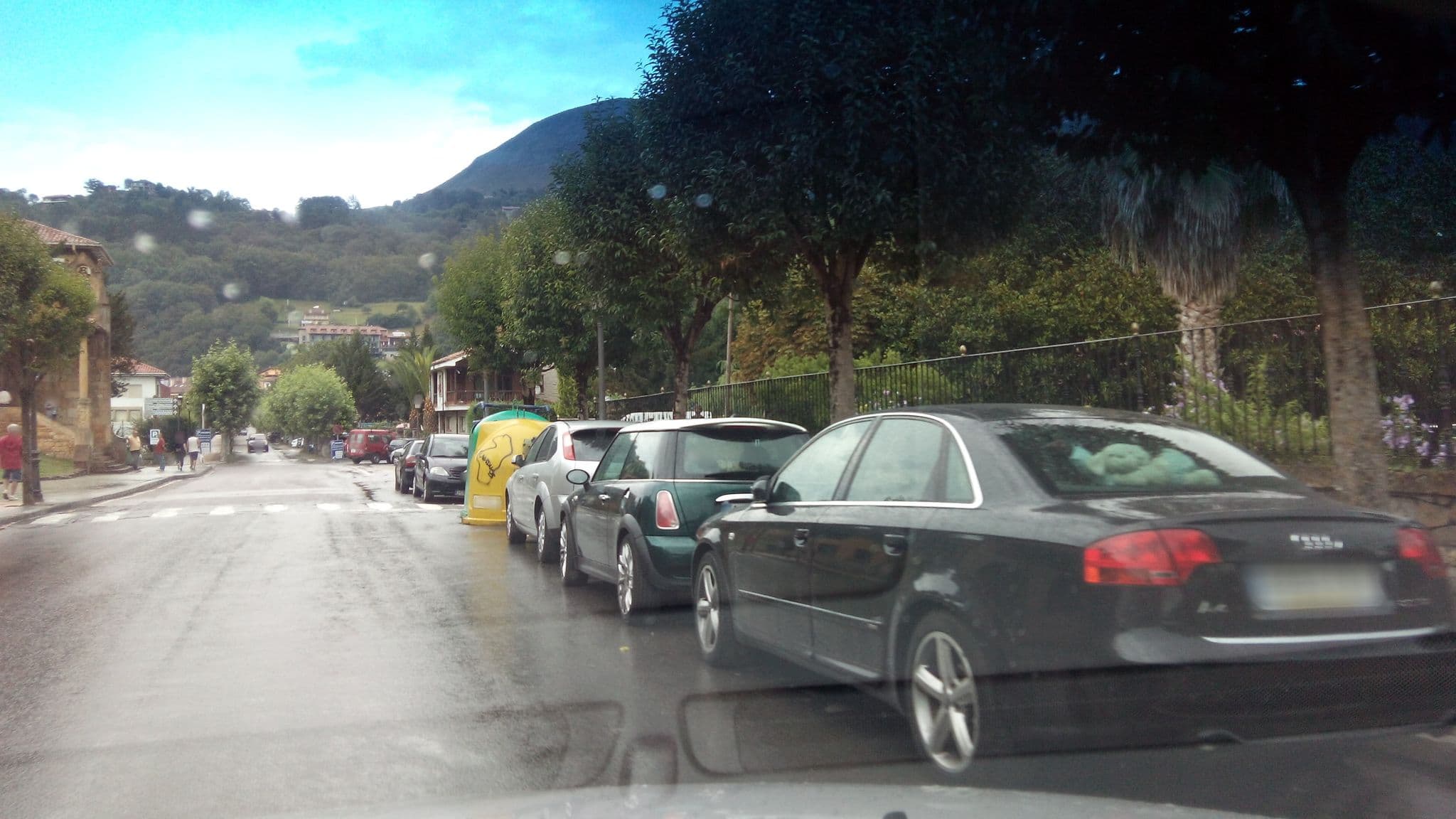 Street view near Santa Cruz, Cangas de Onís — © lolailo (CC BY-SA · Mapillary)