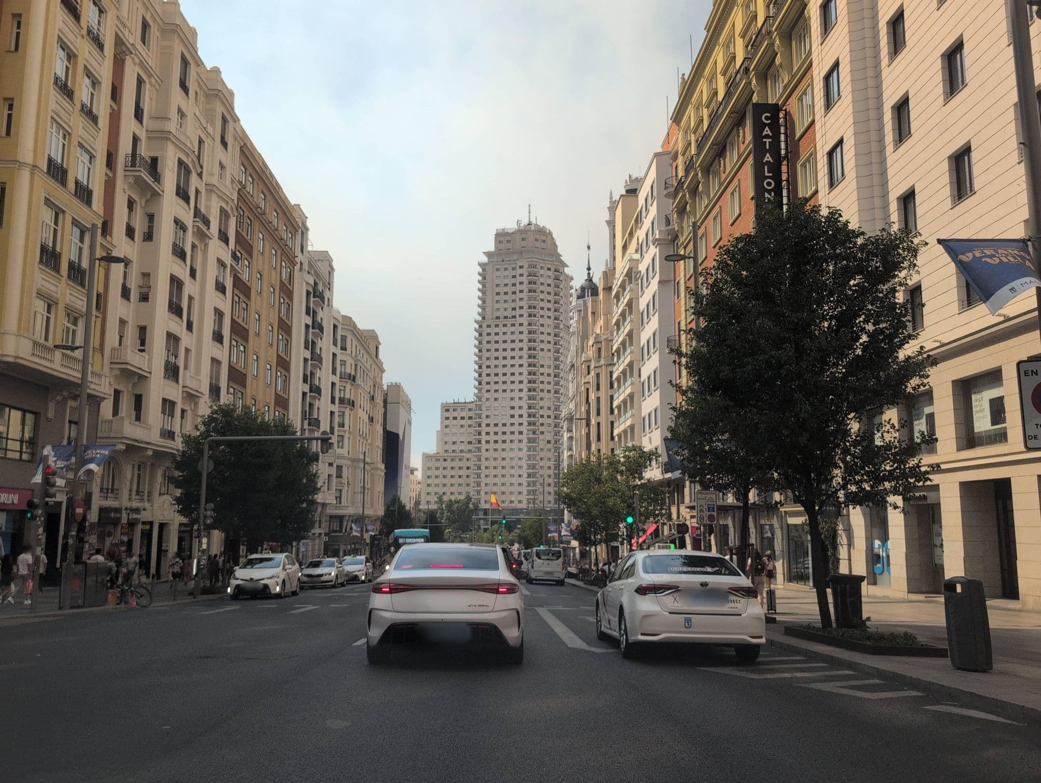 Street view near Hostal Buenos Aires, Universidad — © Albergarri788 (CC BY-SA · Mapillary)