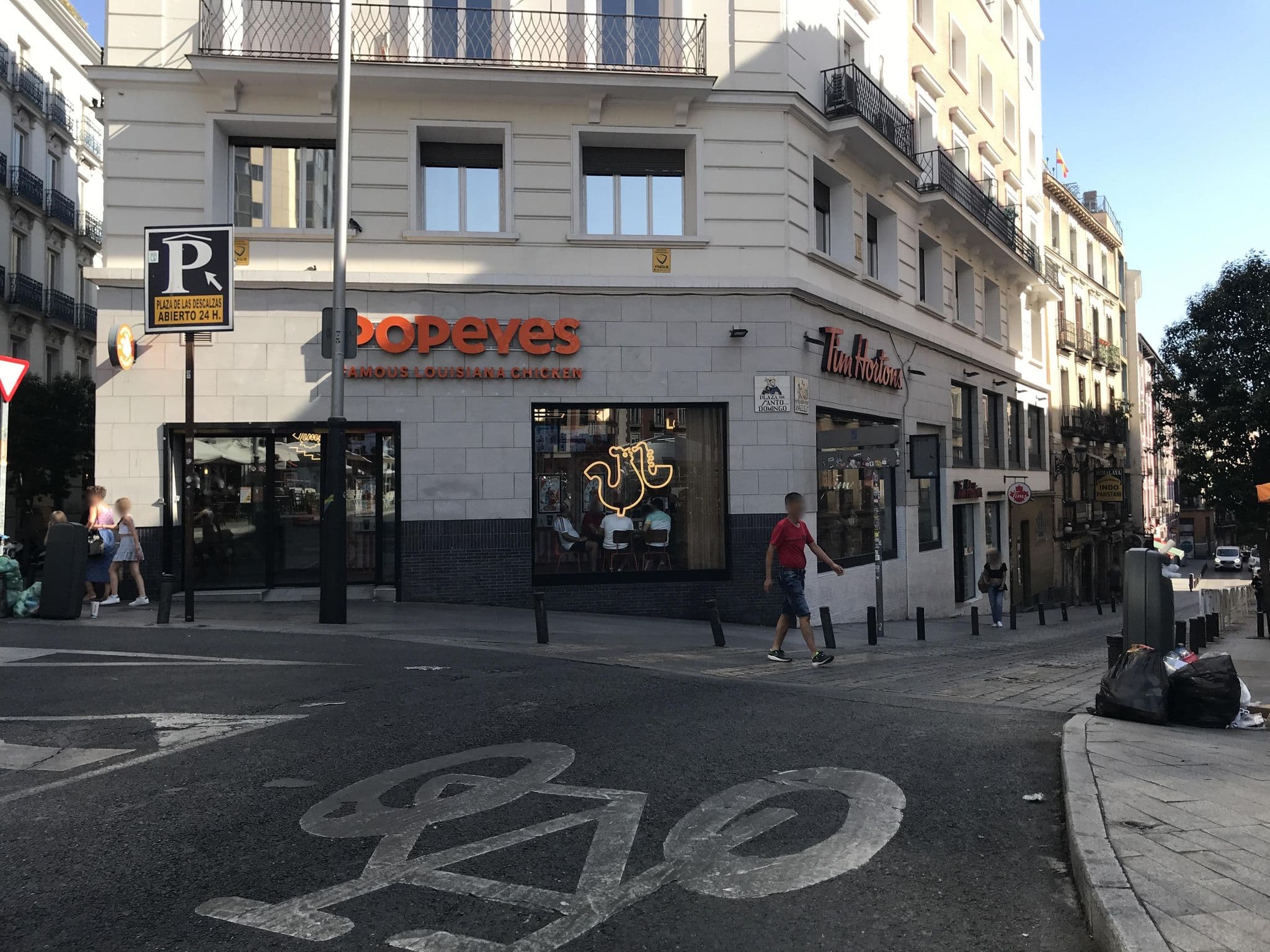 Street view near Hostal Gala, Madrid Centro