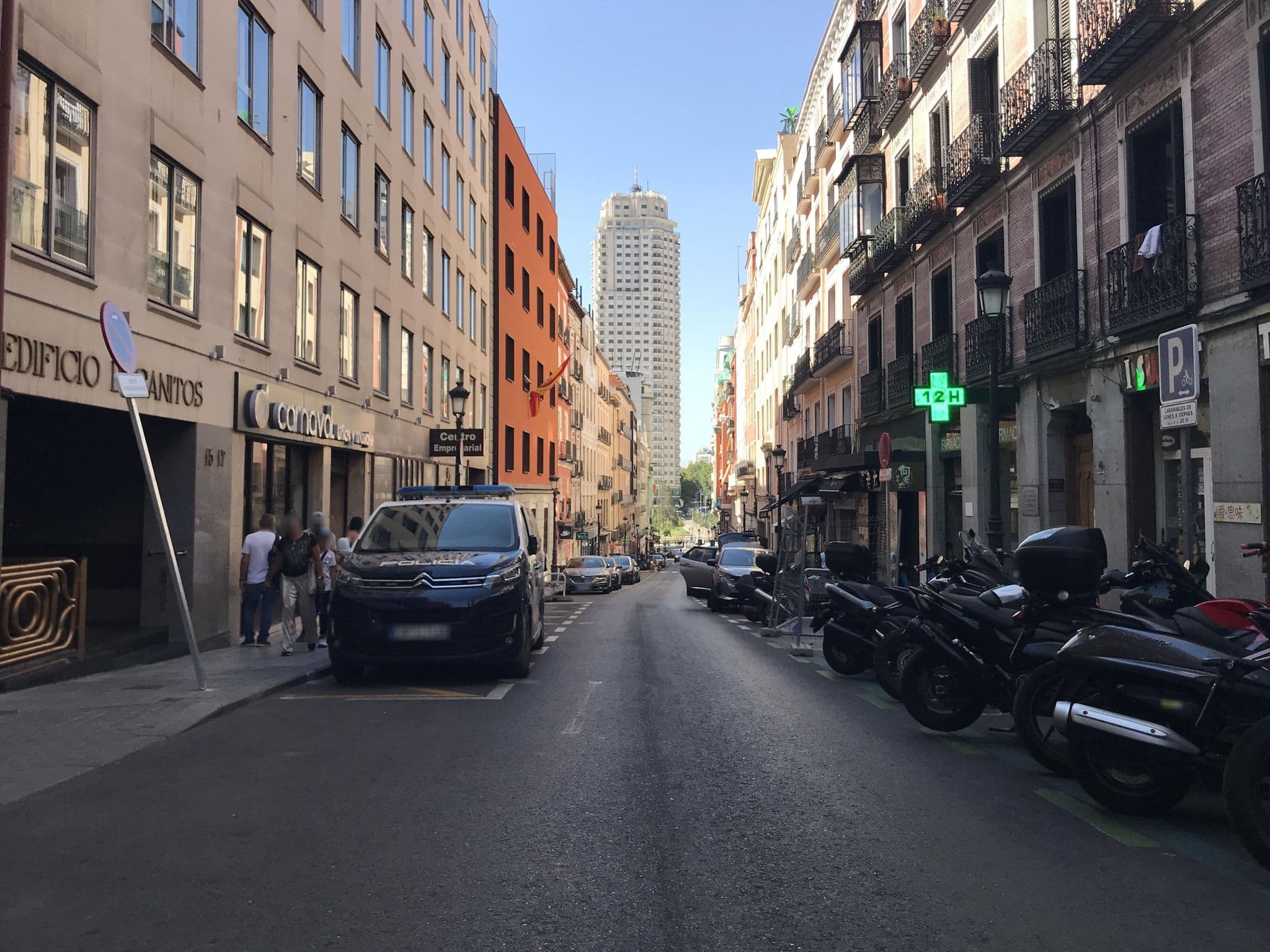Street view near Eurostars Madrid Gran Vía, Universidad — © miguel_andrade (CC BY-SA · Mapillary)
