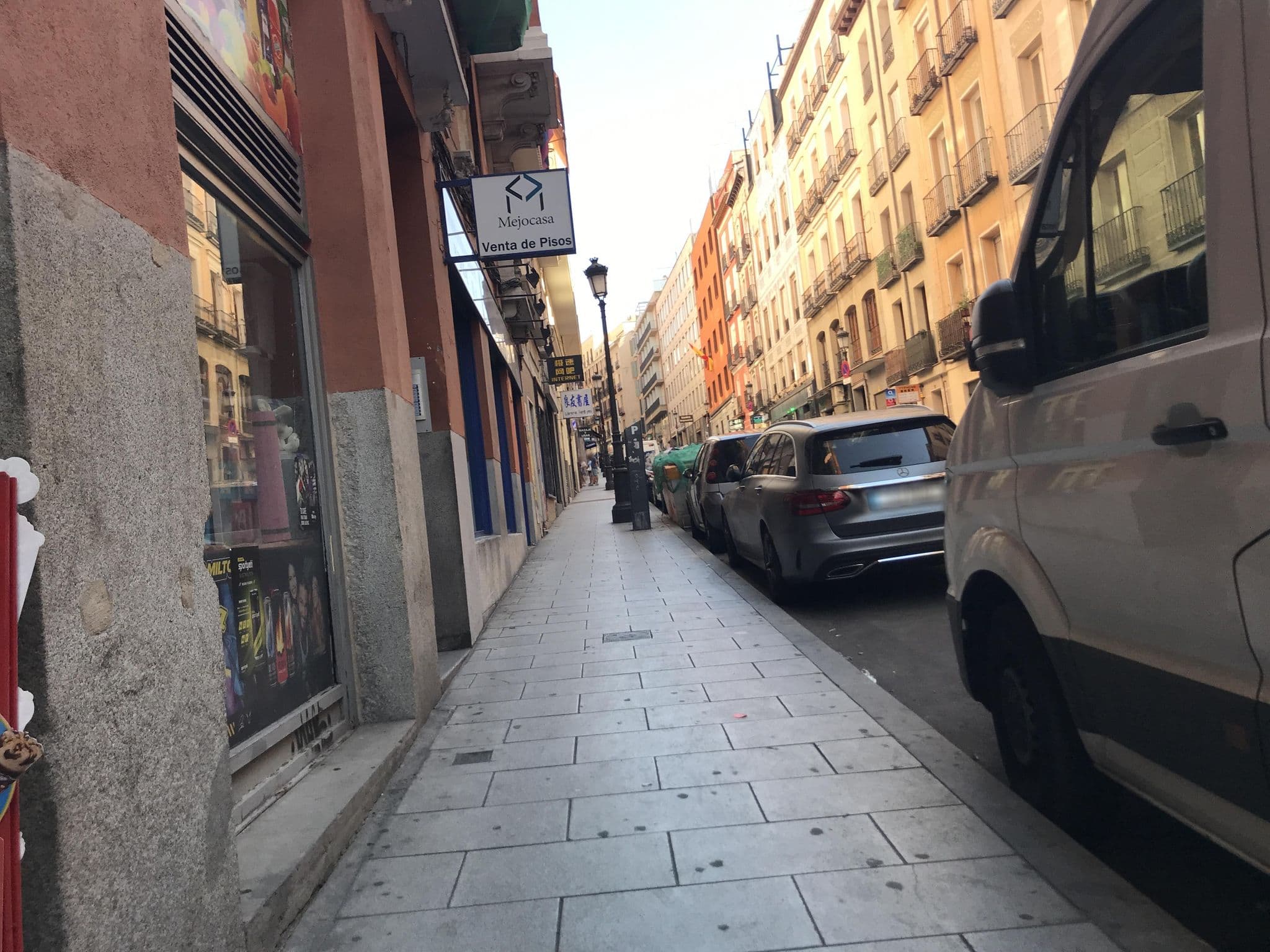 Street view near Exe Suites 33, Universidad — © miguel_andrade (CC BY-SA · Mapillary)