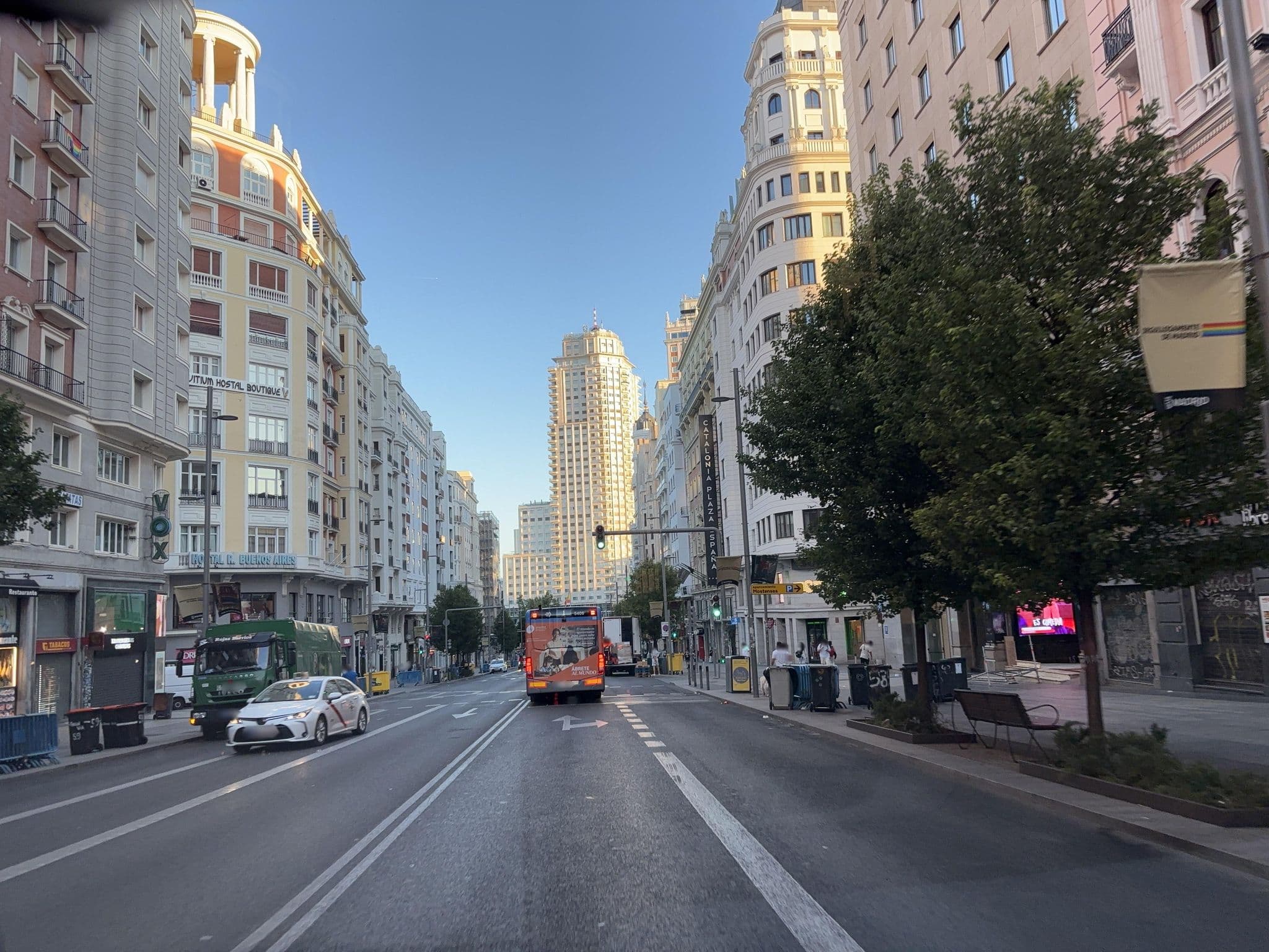 Street view near Hostal Santillán, Universidad — © seraq (CC BY-SA · Mapillary)