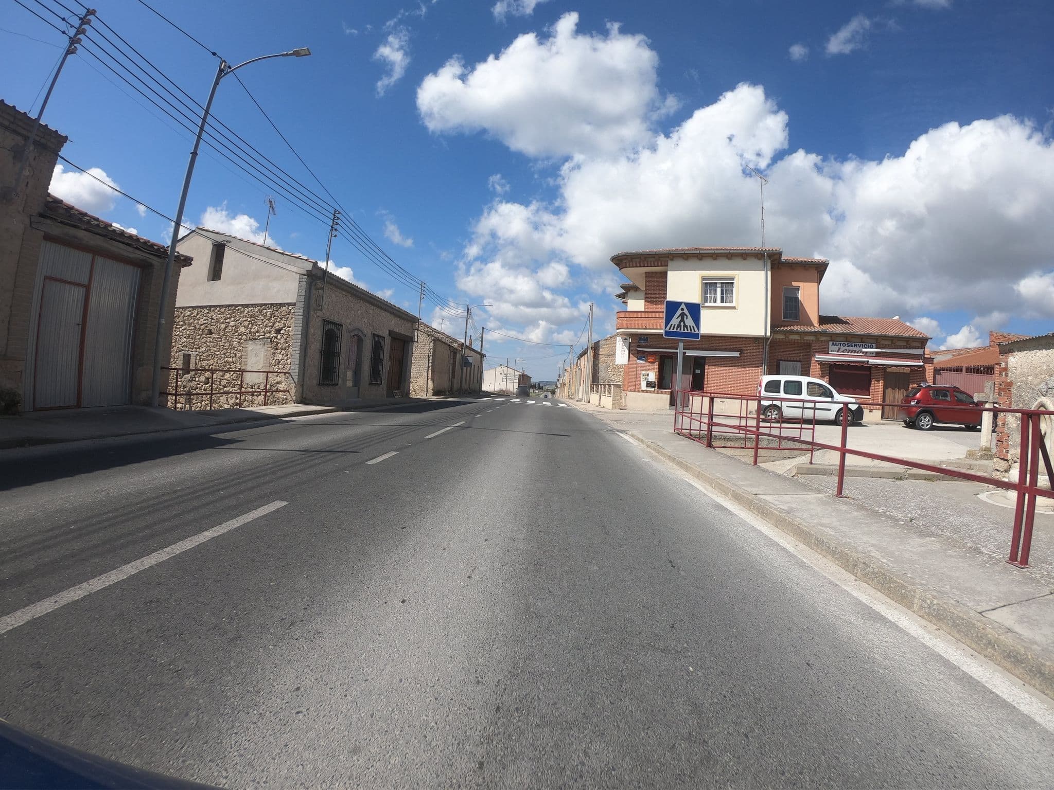 Street view near Centro Rural el Bandolerito, Cuéllar — © sanchi (CC BY-SA · Mapillary)