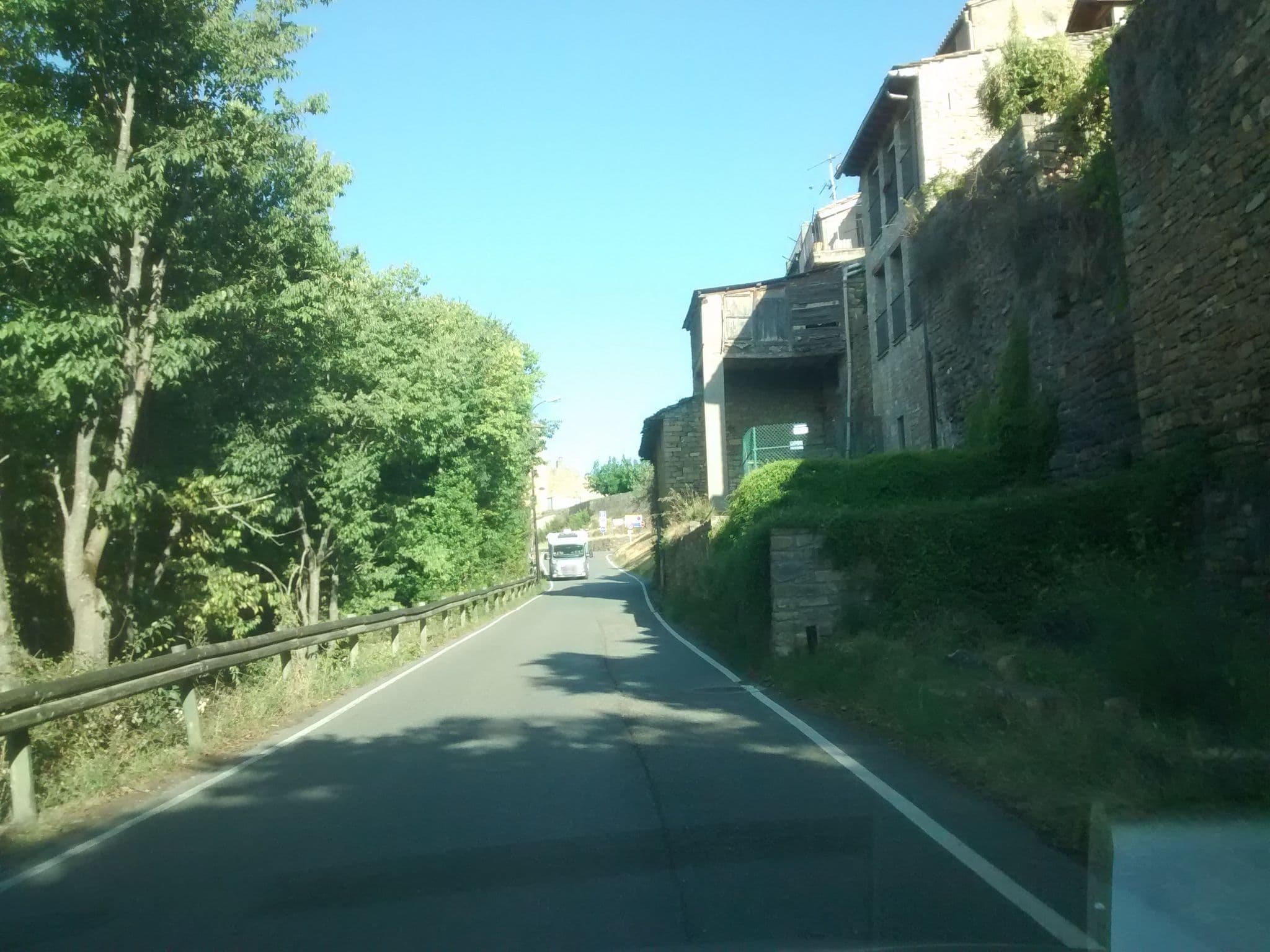 Street view near Posada Real, Aínsa — © msevilla00 (CC BY-SA · Mapillary)