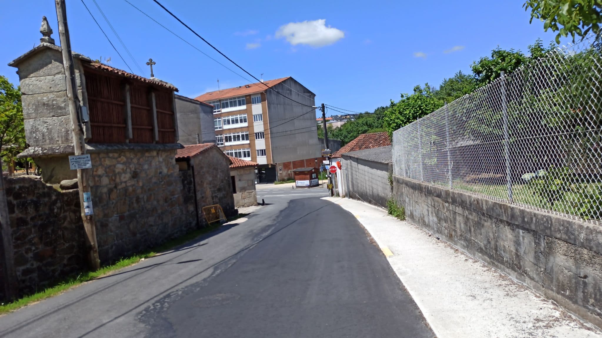 Street view near Albergue Alecrín, Negreira — © iago (CC BY-SA · Mapillary)
