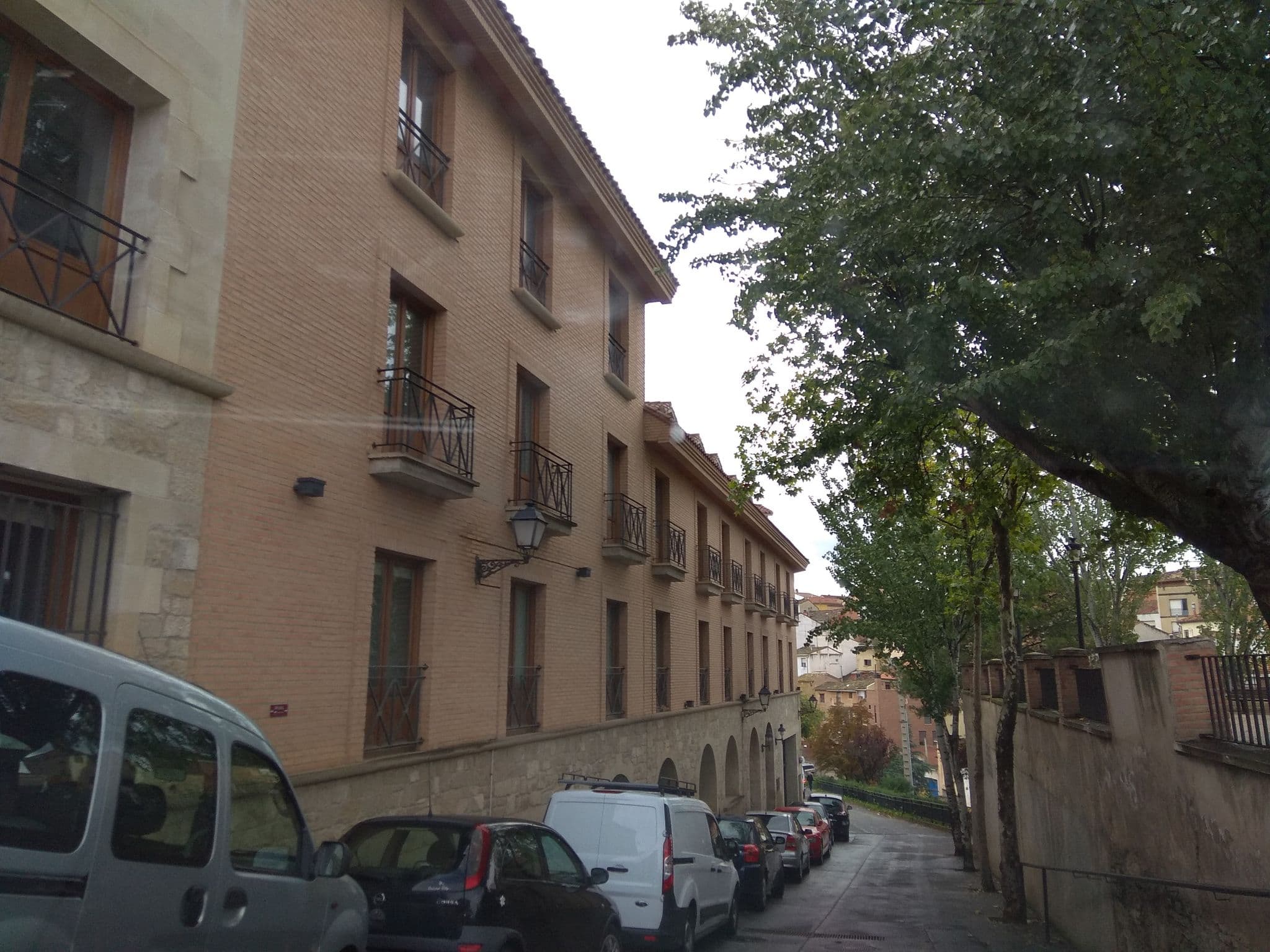 Street view near Ciudad de Cenicero, Cenicero — © egofer (CC BY-SA · Mapillary)