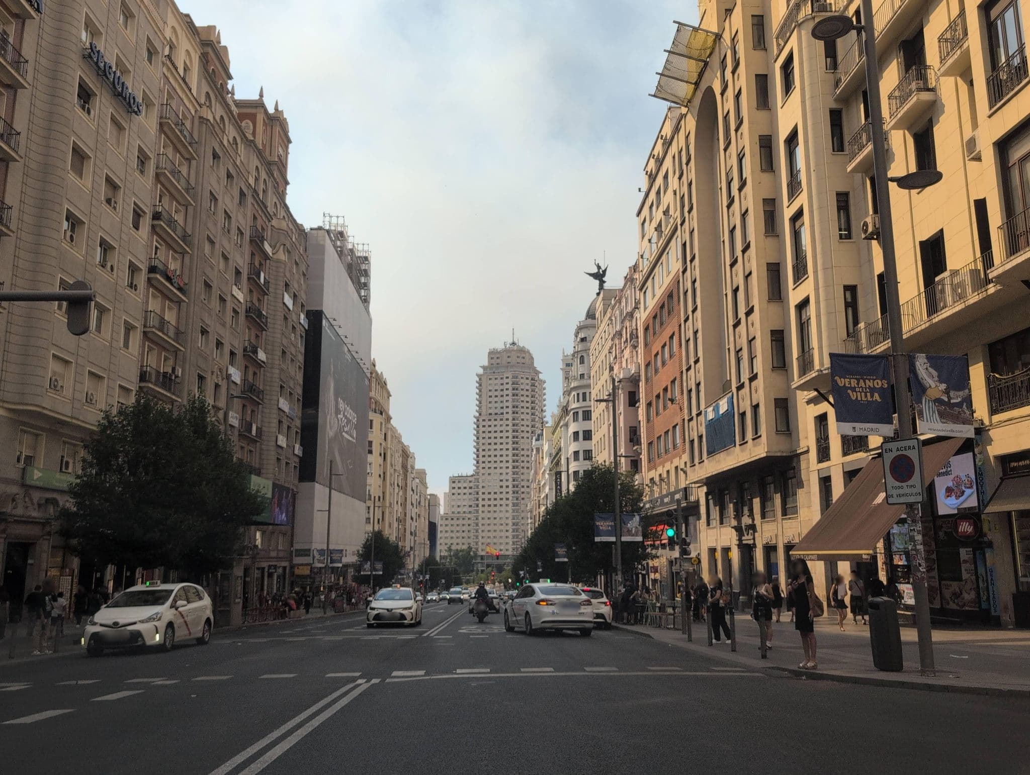 Street view near Hostal Besaya, Universidad — © Albergarri788 (CC BY-SA · Mapillary)