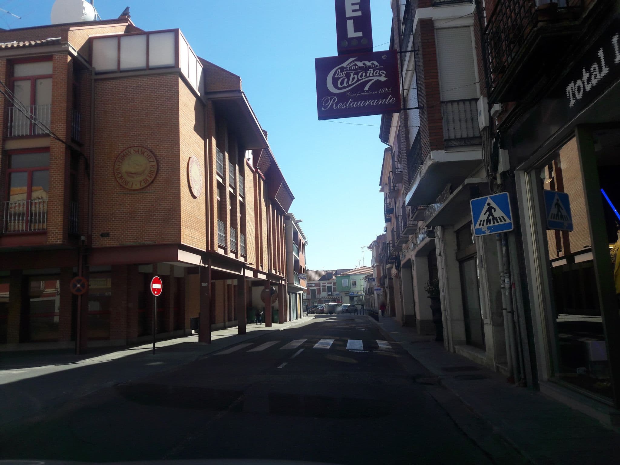 Street view near Las Cabañas, Peñaranda de Bracamonte — © civitas (CC BY-SA · Mapillary)