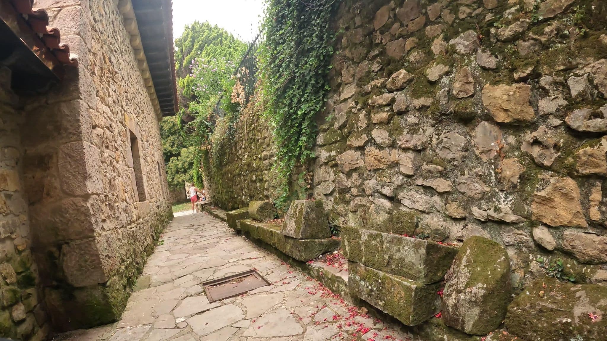 Street view near Casa Octavio, Santillana — © vinisa (CC BY-SA · Mapillary)