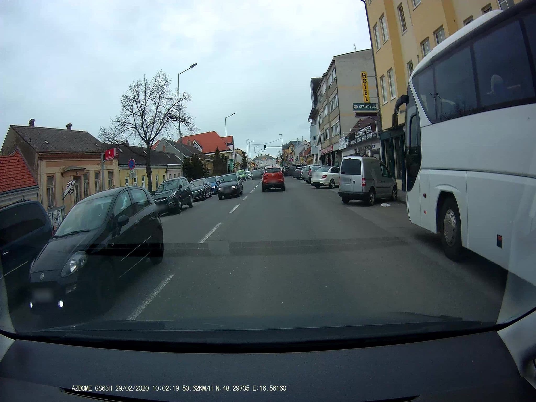 Street view near Country Inn, Deutsch-Wagram — © stefan147 (CC BY-SA · Mapillary)