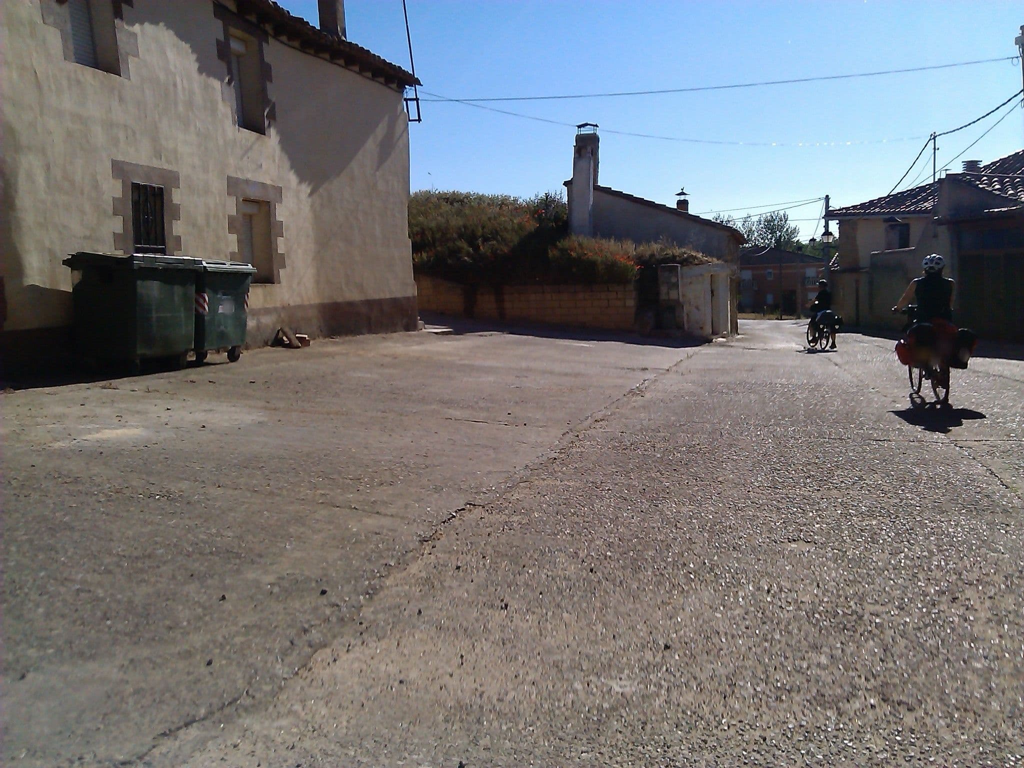 Street view near Albergue de Itero del Castillo, Astudillo — © changchun1 (CC BY-SA · Mapillary)