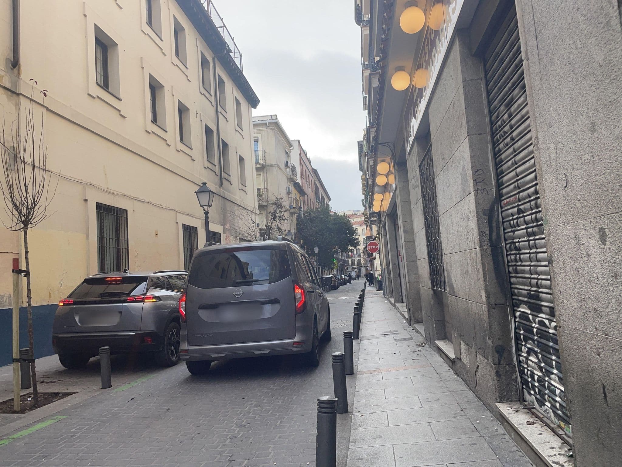 Street view near Hostal Tokio, Madrid Centro