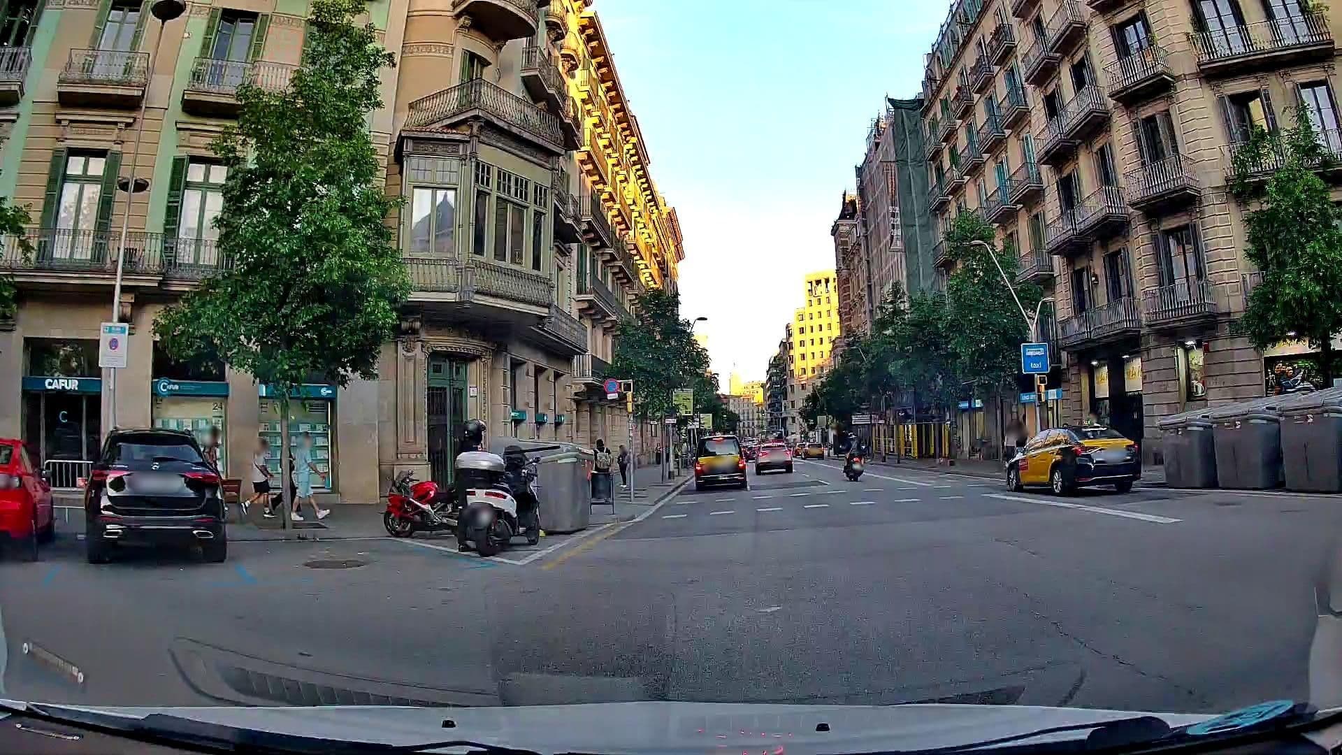 Street view near Hotel Sansi Diputació, Eixample — © m_esp_32 (CC BY-SA · Mapillary)