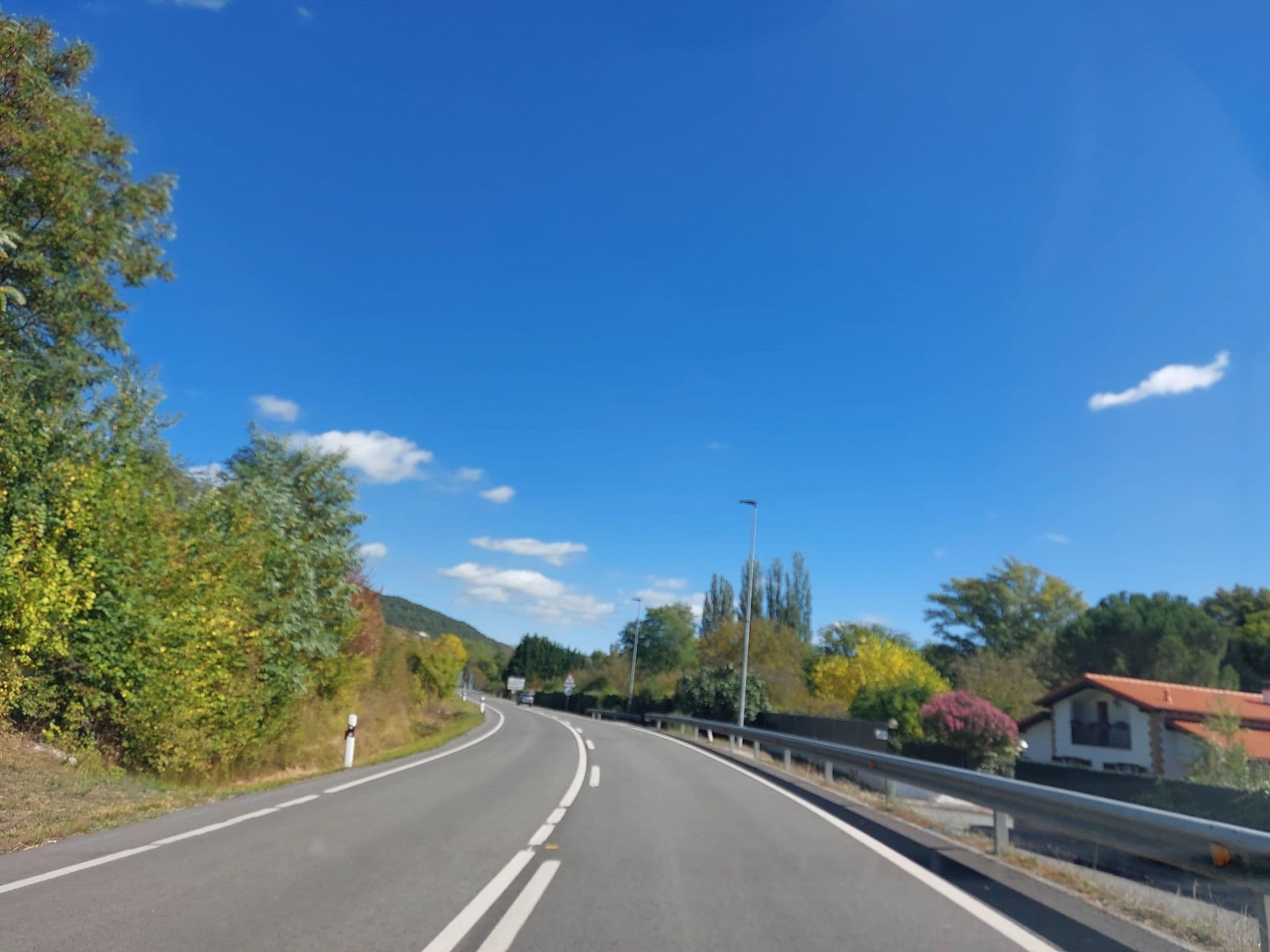 Street view near Albergue San Nicolás, Huarte — © 5rmft (CC BY-SA · Mapillary)