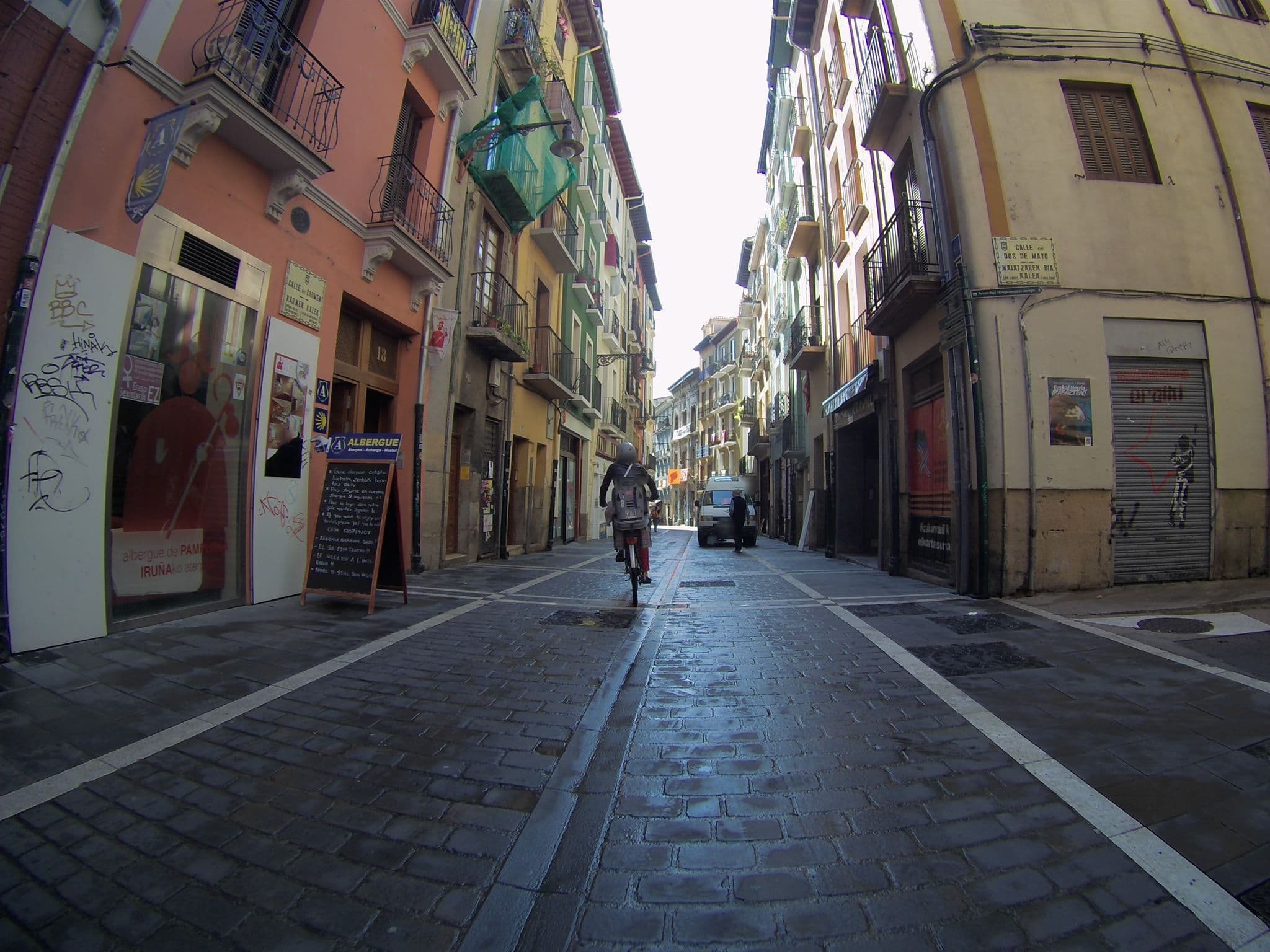 Street view near Albergue de Pamplona/Iruñako Aterpea, Pamplona — © camperxr (CC BY-SA · Mapillary)