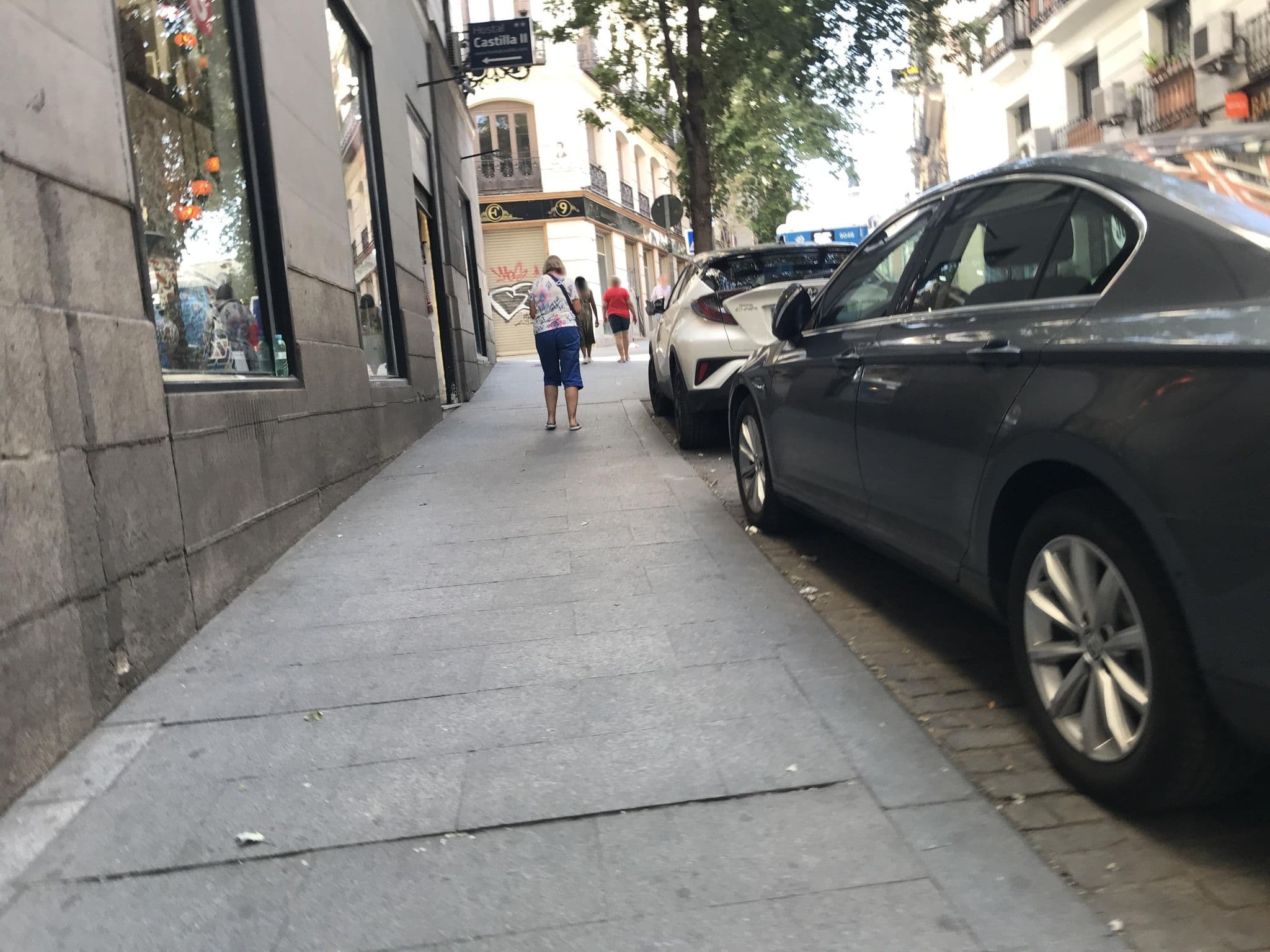 Street view near Hostal Madrid, Sol — © miguel_andrade (CC BY-SA · Mapillary)
