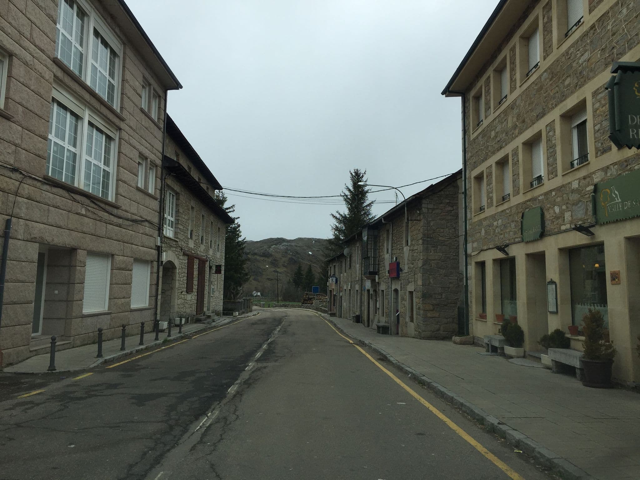Street view near Valle de San Emiliano, Bárzana — © ptmap (CC BY-SA · Mapillary)