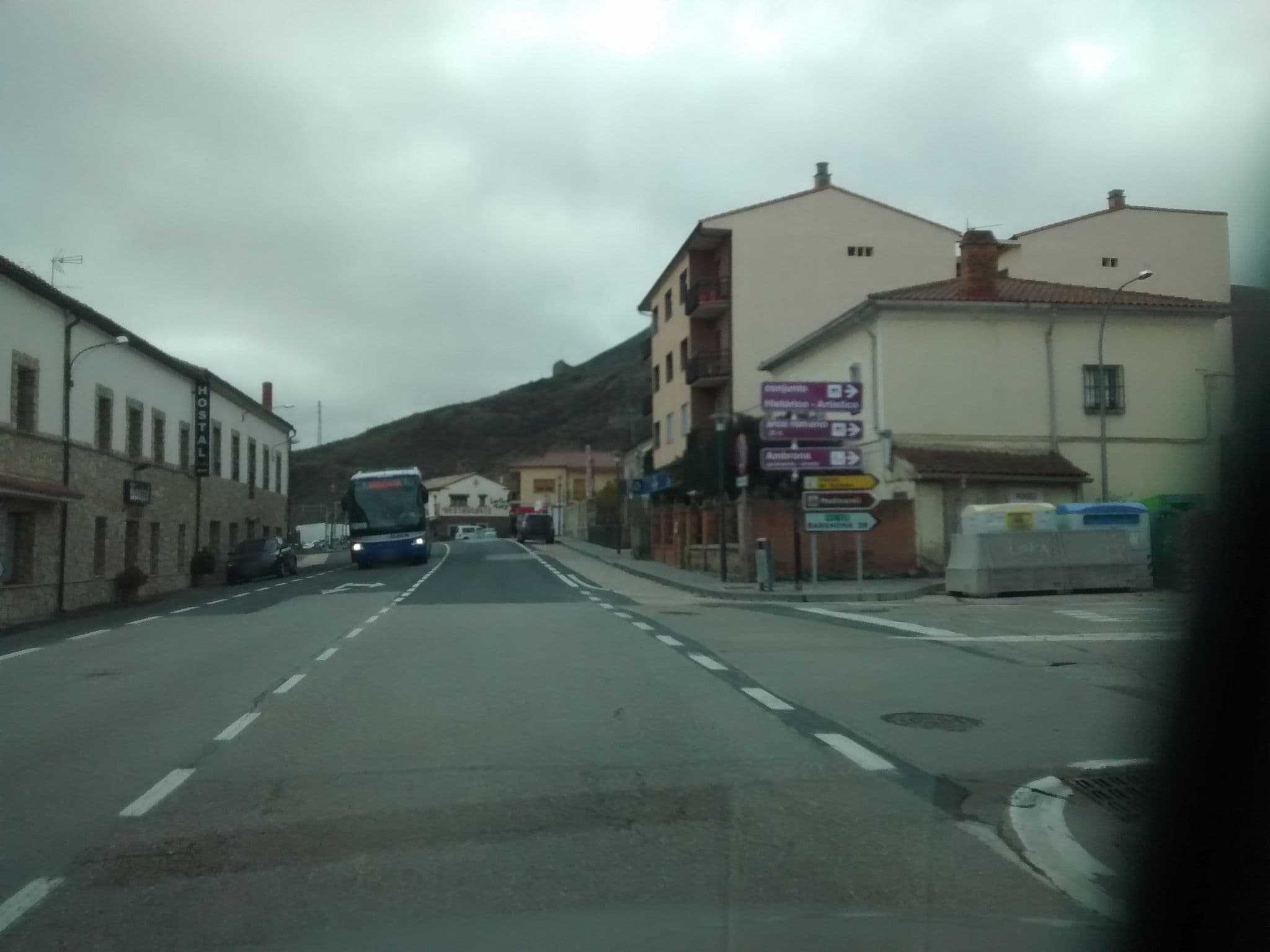 Street view near La Antigua Fonda, Arcos de Jalón — © msevilla00 (CC BY-SA · Mapillary)