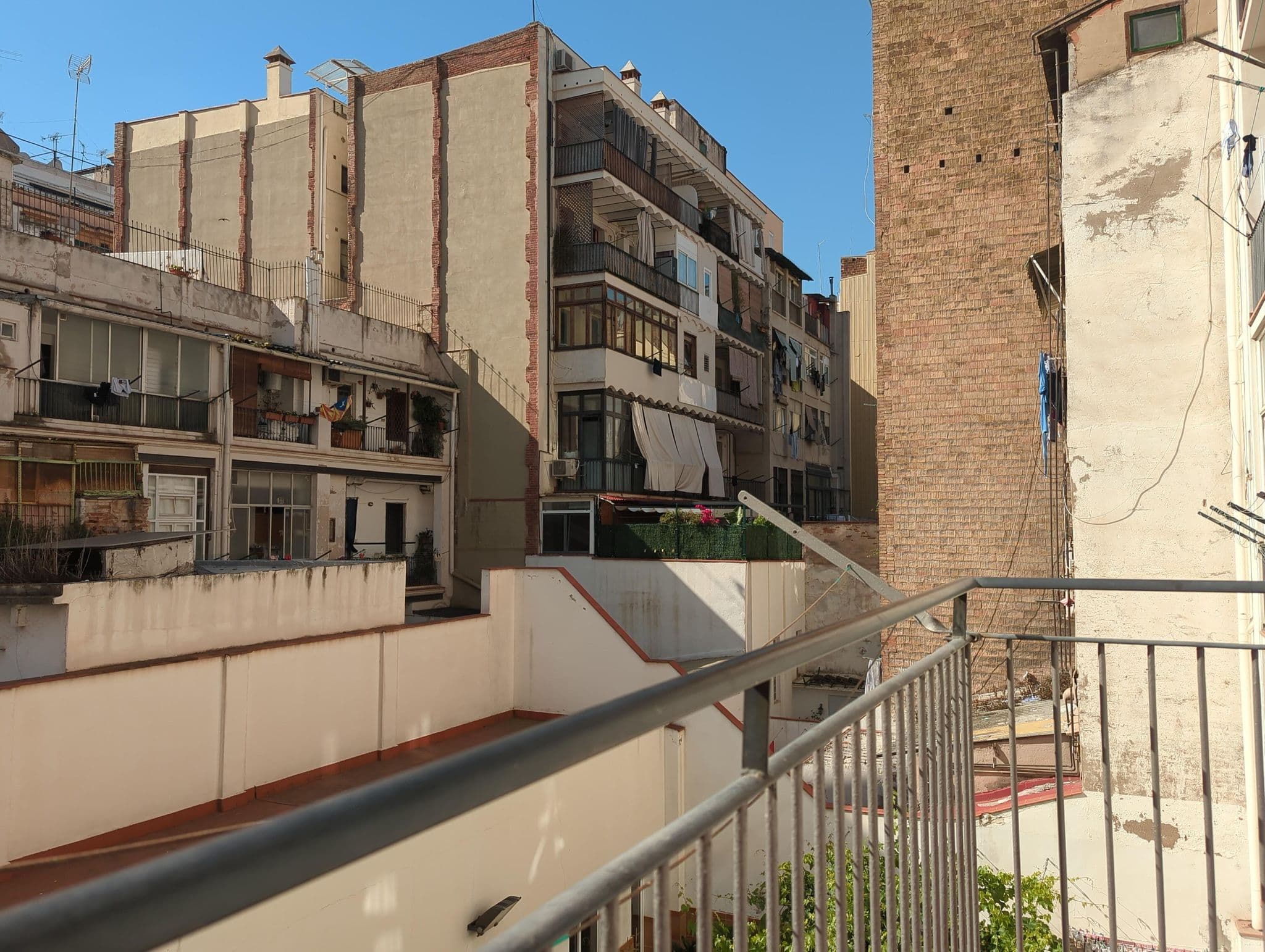 Street view near Mambo Tango Youth Hostel, Poble Sec — © dweez (CC BY-SA · Mapillary)