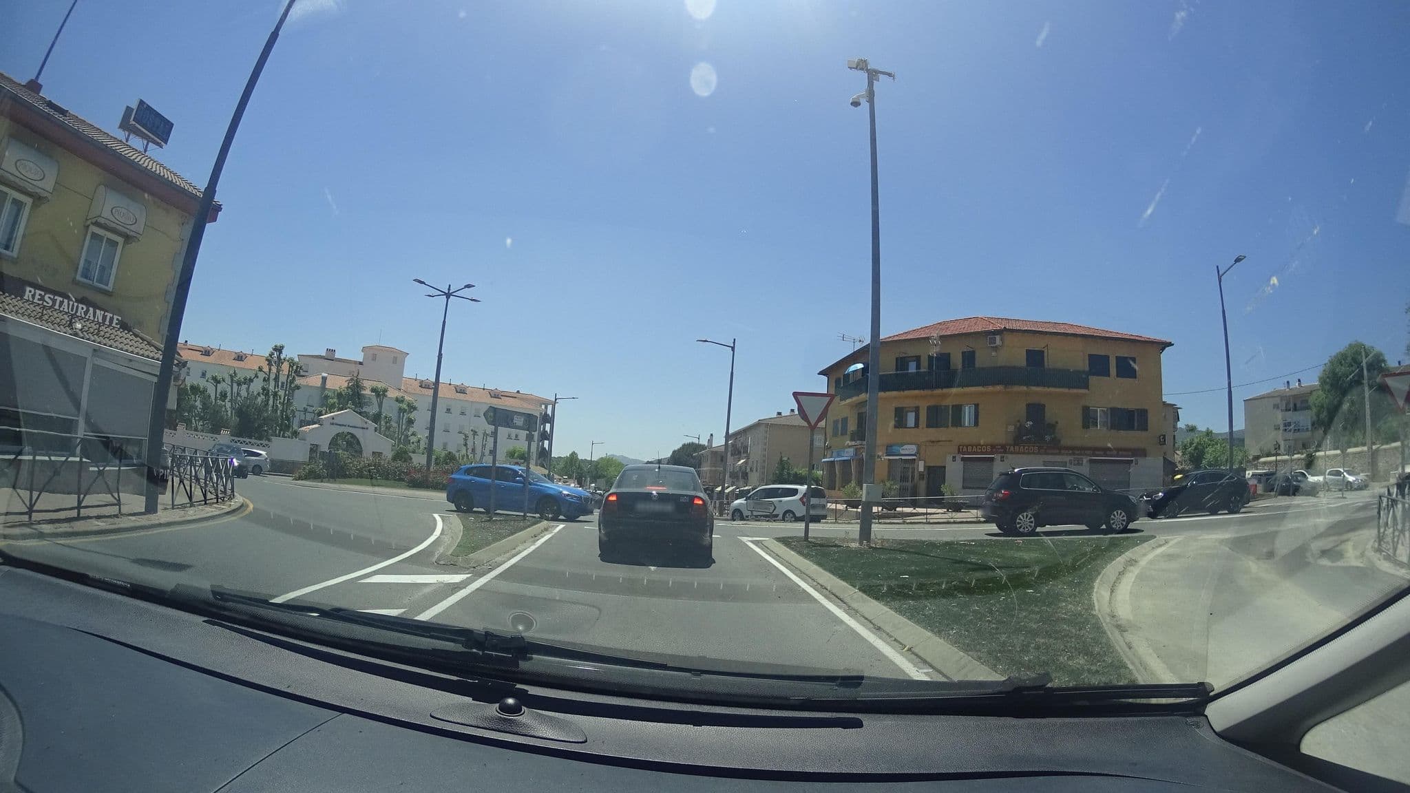 Street view near Hostal Piquio, Guadarrama — © robertogeb (CC BY-SA · Mapillary)
