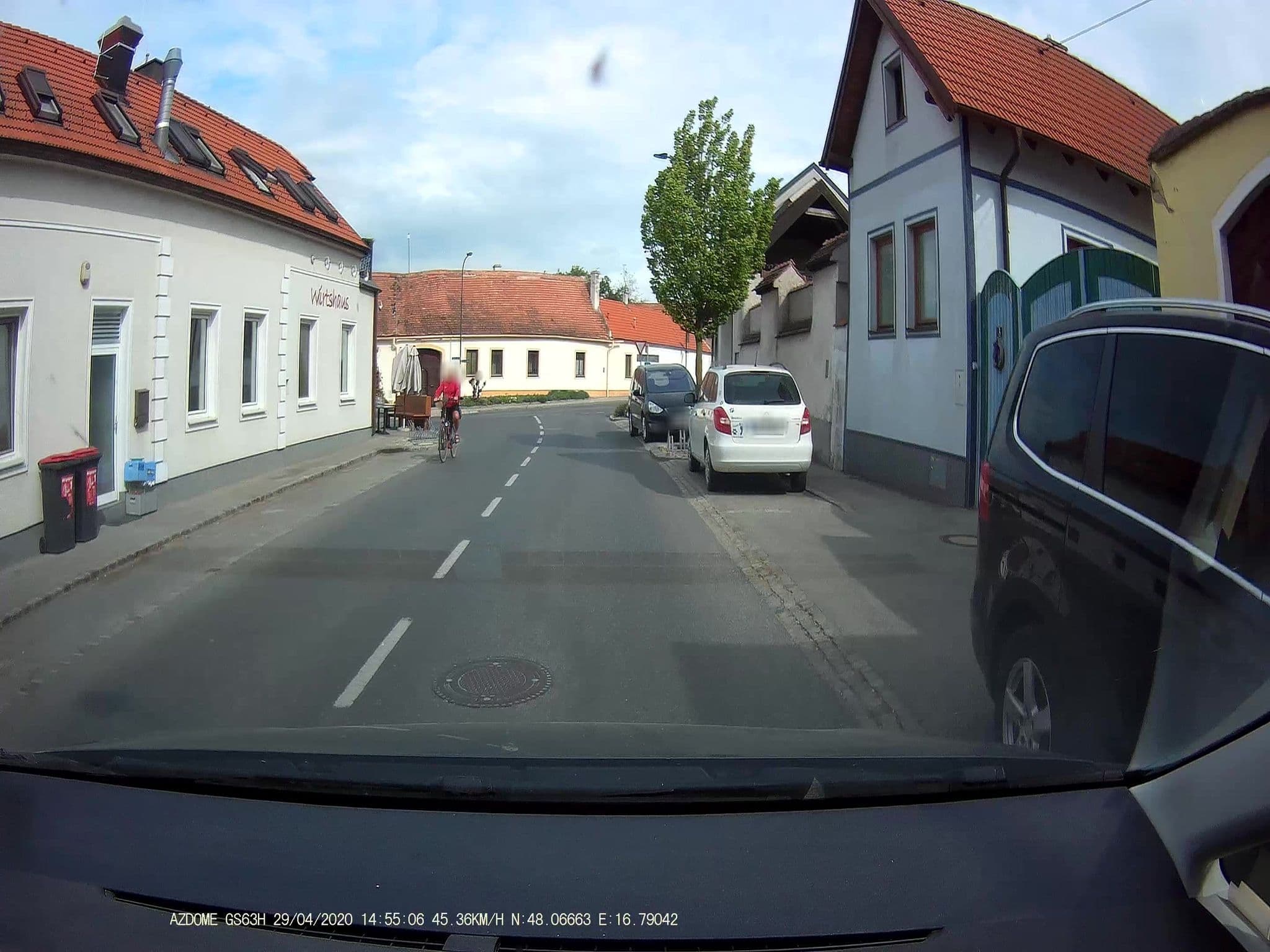 Street view near Prinz Gasthof & Gästezimmer, Höflein — © stefan147 (CC BY-SA · Mapillary)