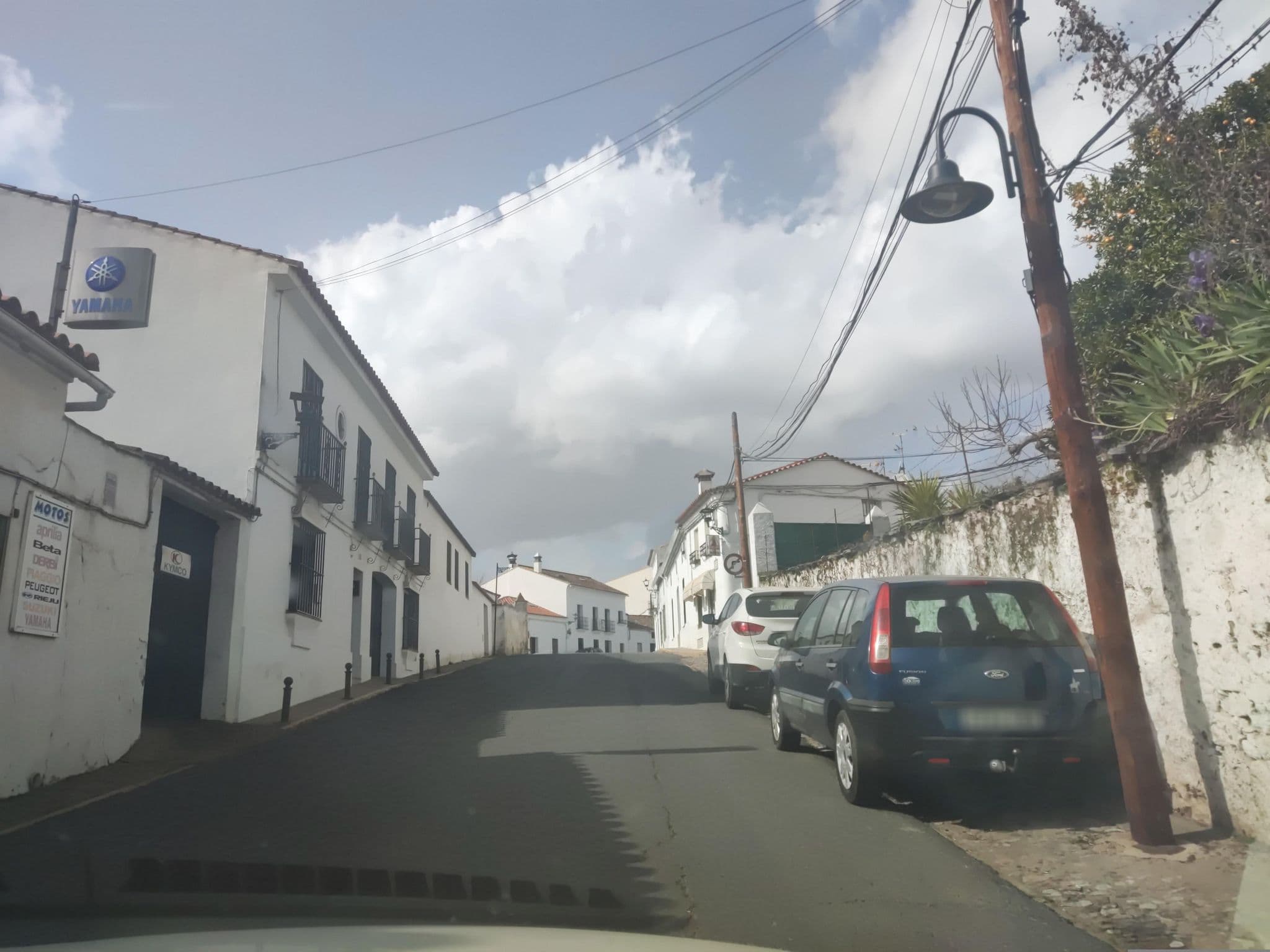 Street view near Hostal Rural Molino del Bombo, Aracena — © sanchi (CC BY-SA · Mapillary)