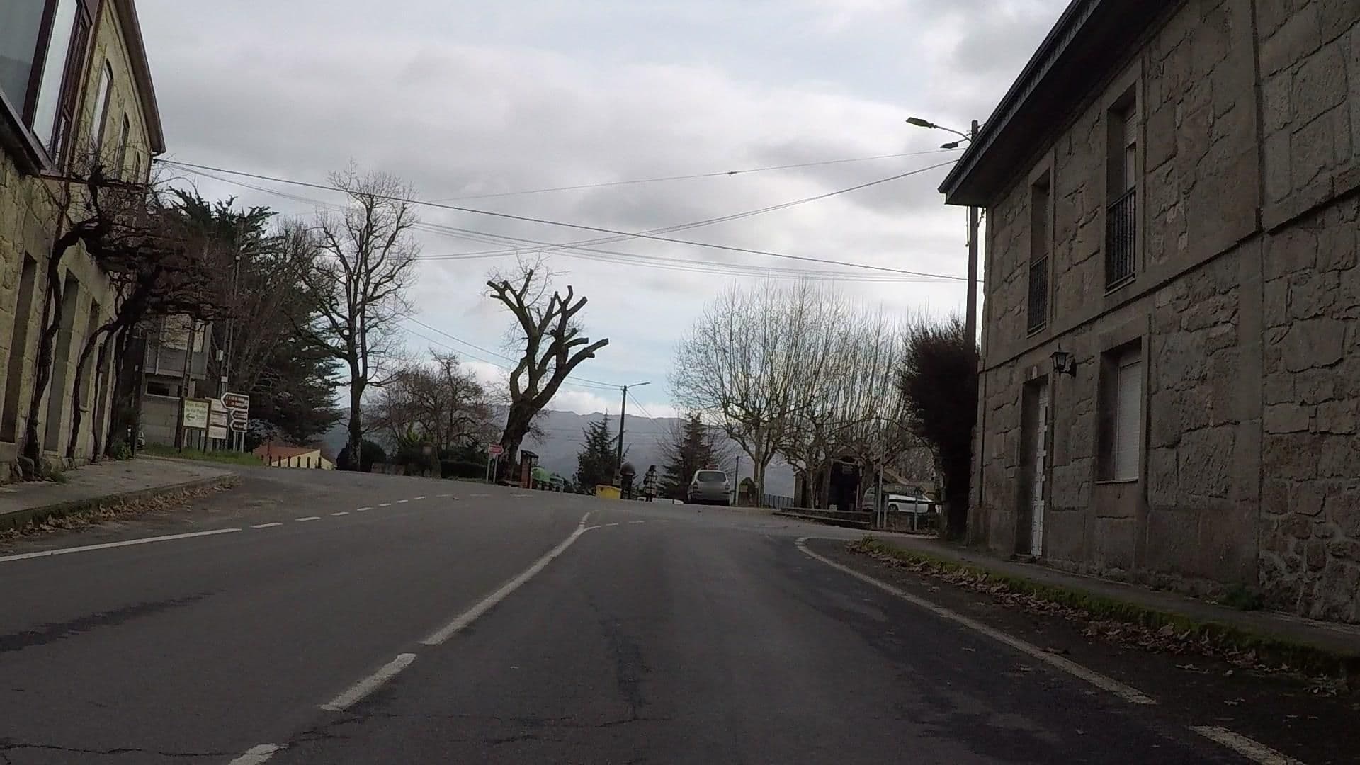 Street view near Casa da Feiravella, Entrimo — © geouma (CC BY-SA · Mapillary)