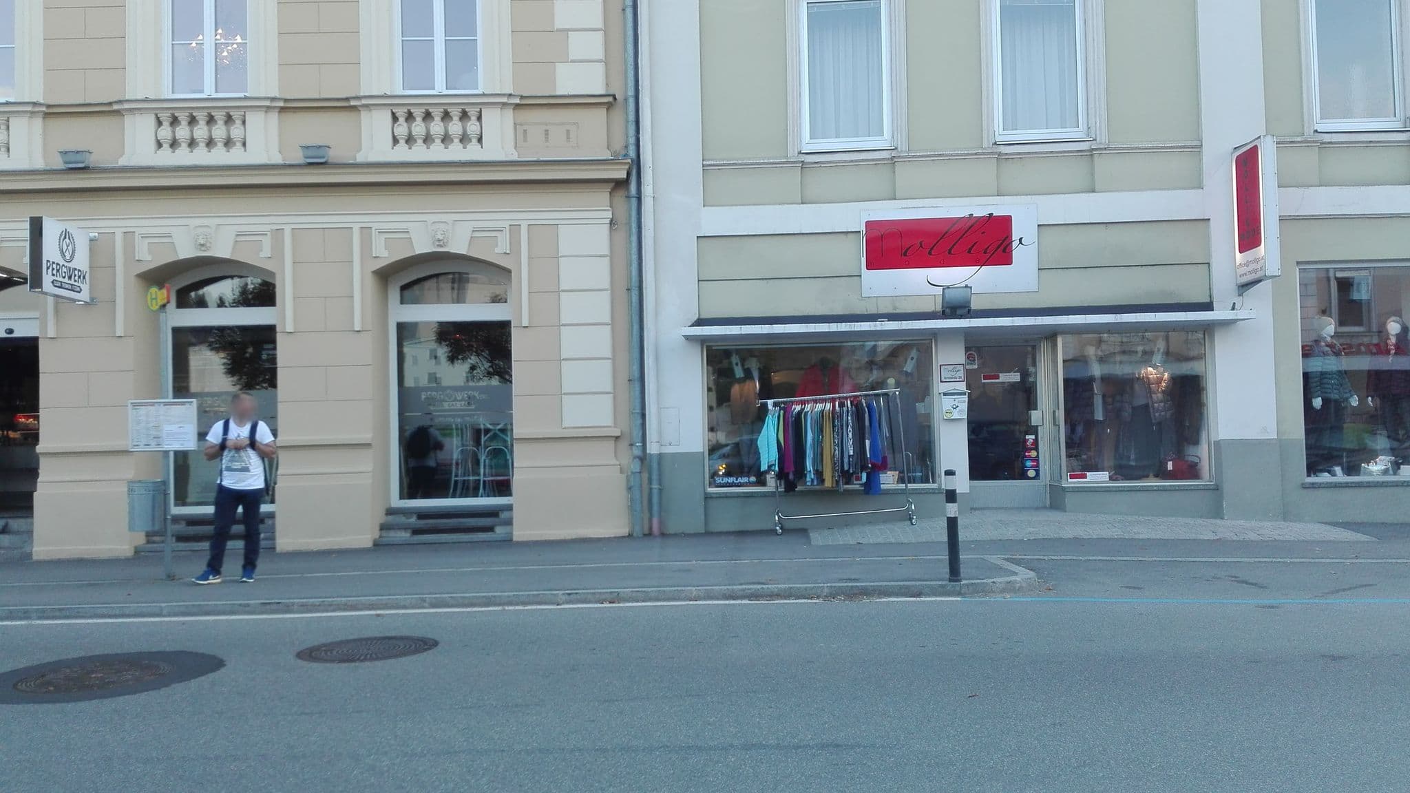 Street view near eee Hotel, Perg — © suriv (CC BY-SA · Mapillary)