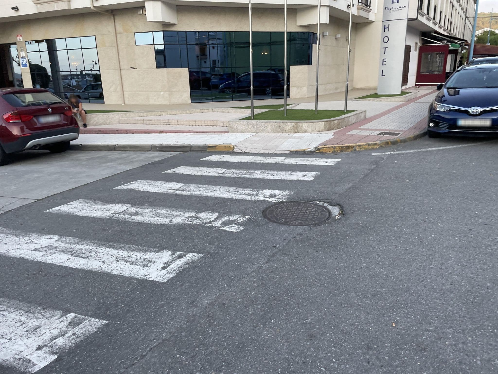 Street view near Hotel Playa de Laxe, Laxe — © seraq (CC BY-SA · Mapillary)