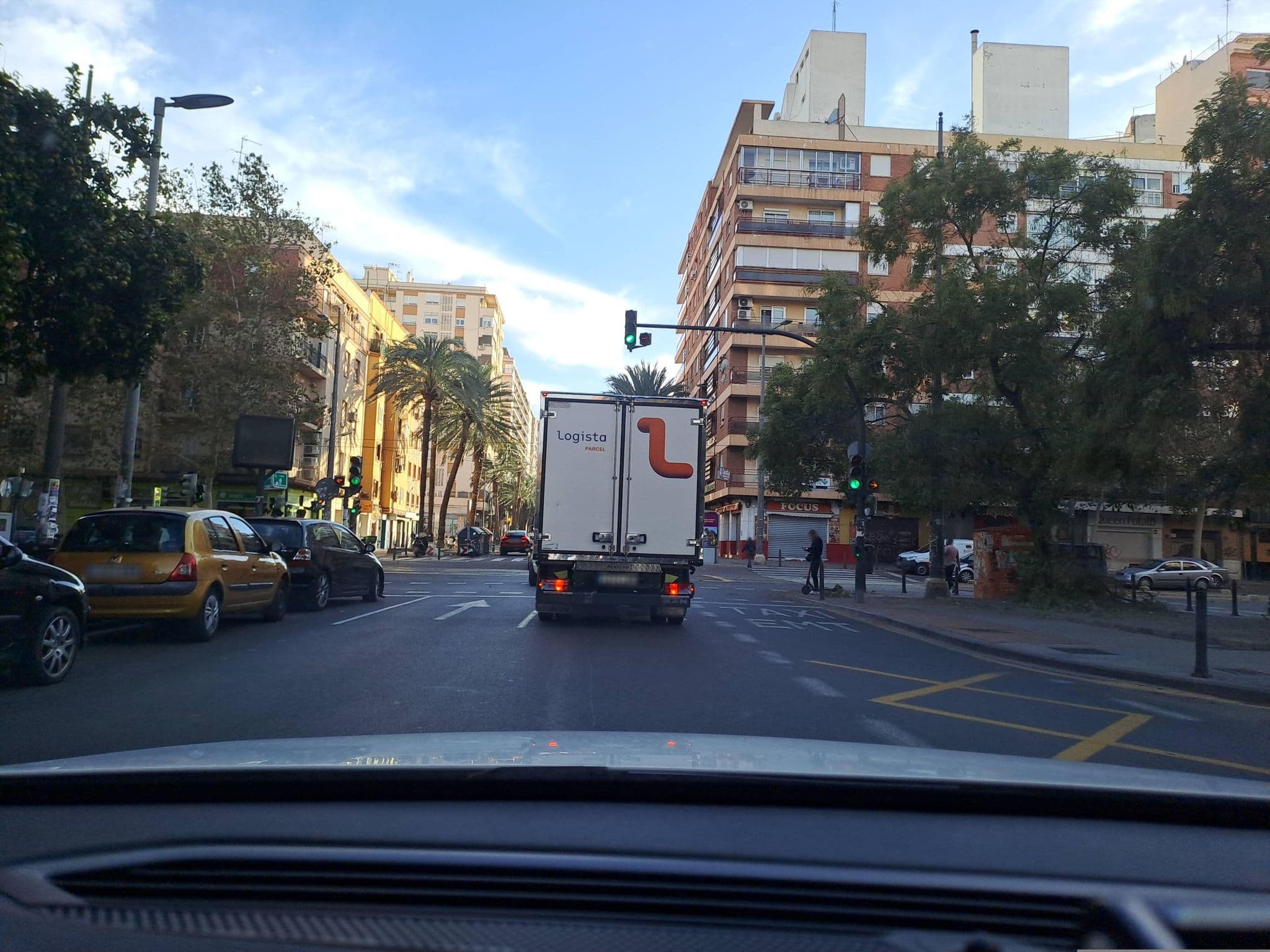 Street view near Hotel Olympia Universidades, Tavernes Blanques — © normanm (CC BY-SA · Mapillary)