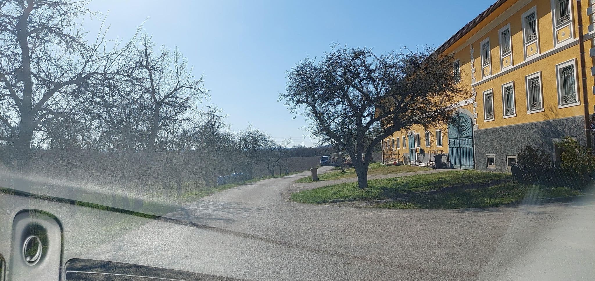 Street view near Appartements & Gästehaus Kraxberger, Bad Schallerbach — © gzin (CC BY-SA · Mapillary)