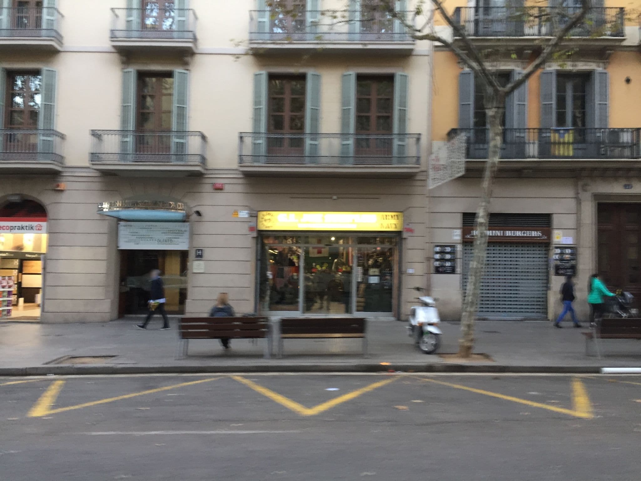 Street view near líbere, el Raval — © richlv (CC BY-SA · Mapillary)