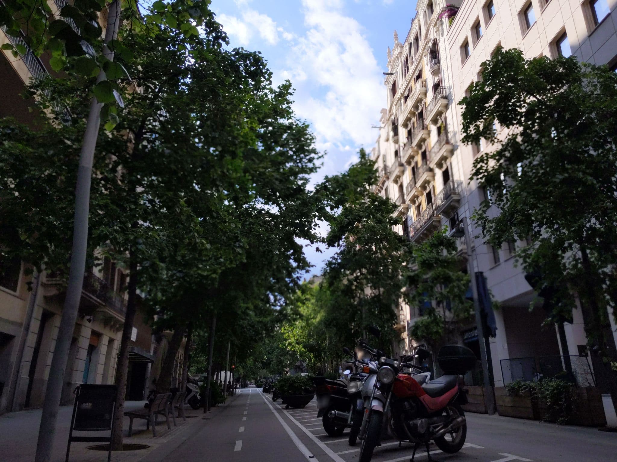 Street view near Home Around Barcelona, l'Antiga Esquerra de l'Eixample — © morrocoyvolador (CC BY-SA · Mapillary)
