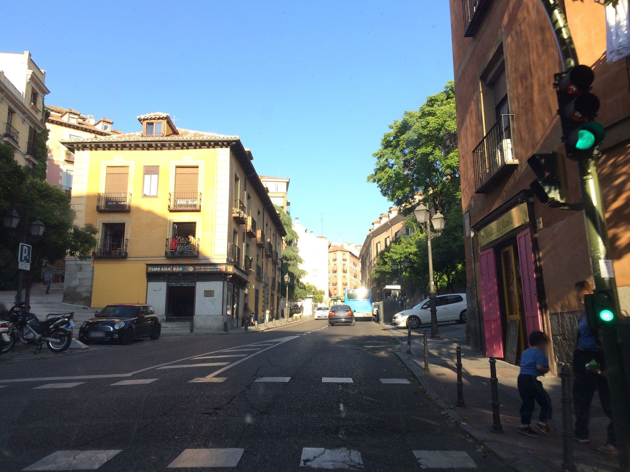 Street view near depto Luigi, La Latina — © radnaj (CC BY-SA · Mapillary)