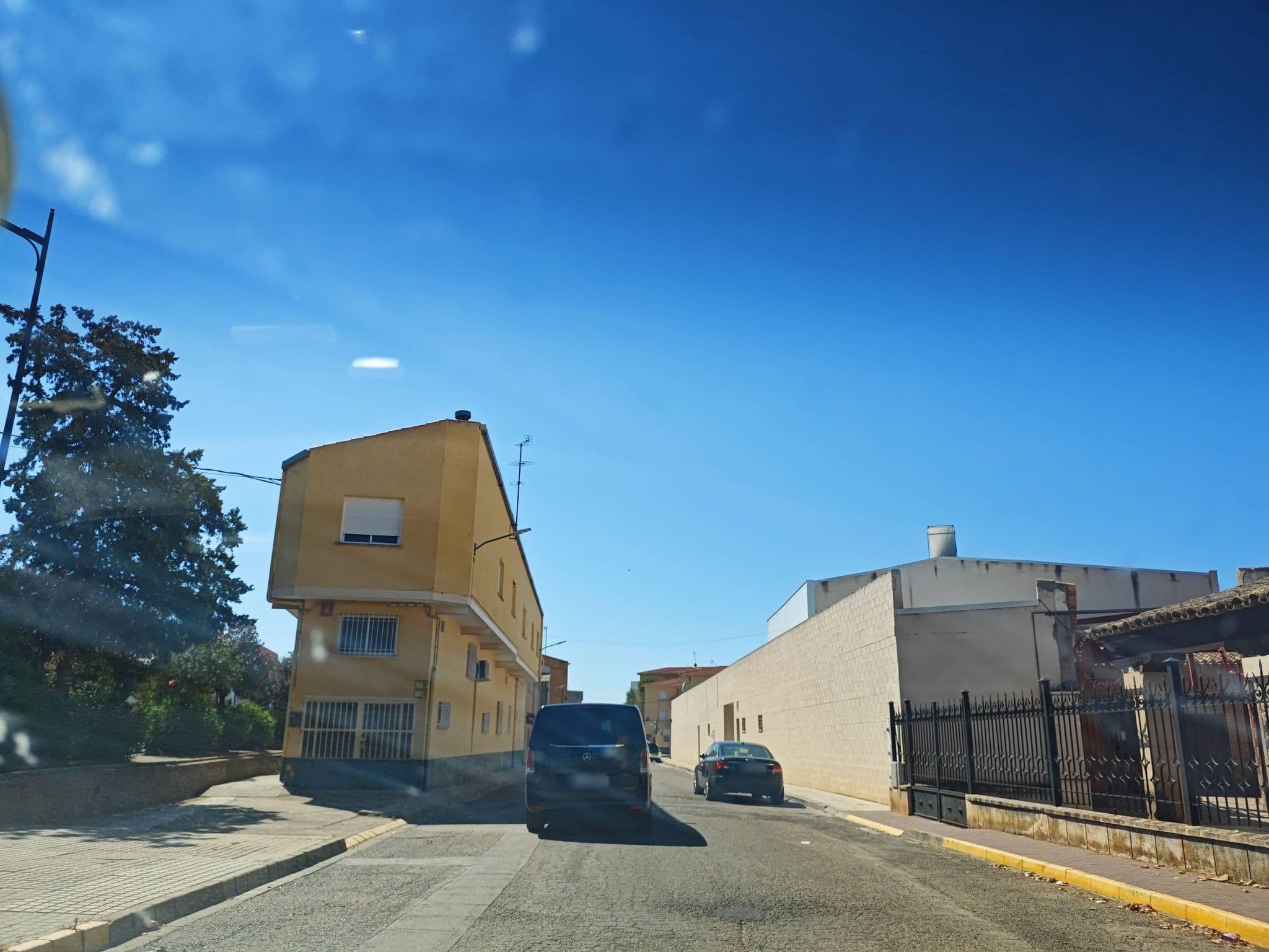Street view near Albergue de Peregrinos, La Roda — © polkillas (CC BY-SA · Mapillary)