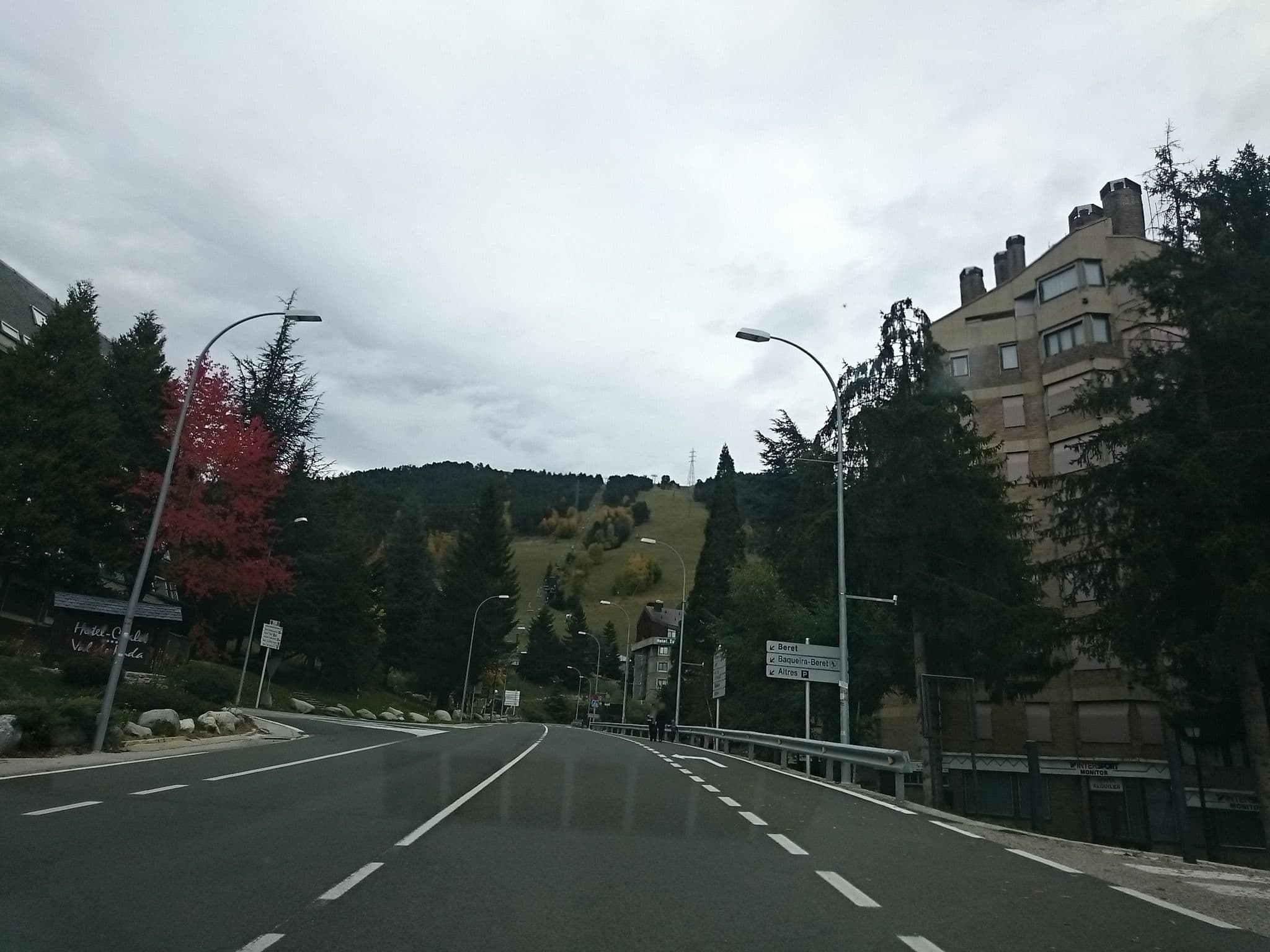 Street view near Hotel Val de Ruda, Vielha — © yopaseopor (CC BY-SA · Mapillary)