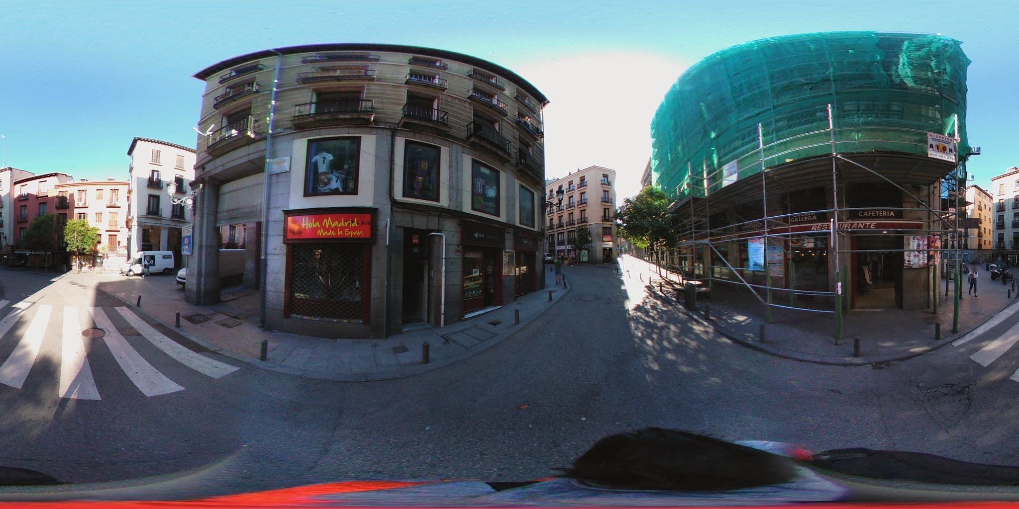 Street view near The Hat, La Latina — © ccossio (CC BY-SA · Mapillary)