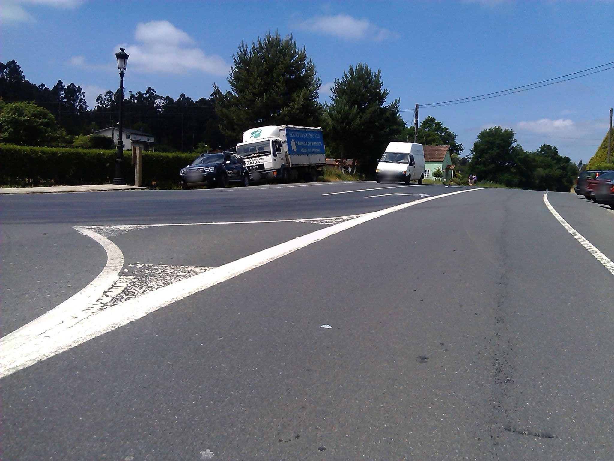 Street view near Albergue Andaina, Touro — © changchun1 (CC BY-SA · Mapillary)