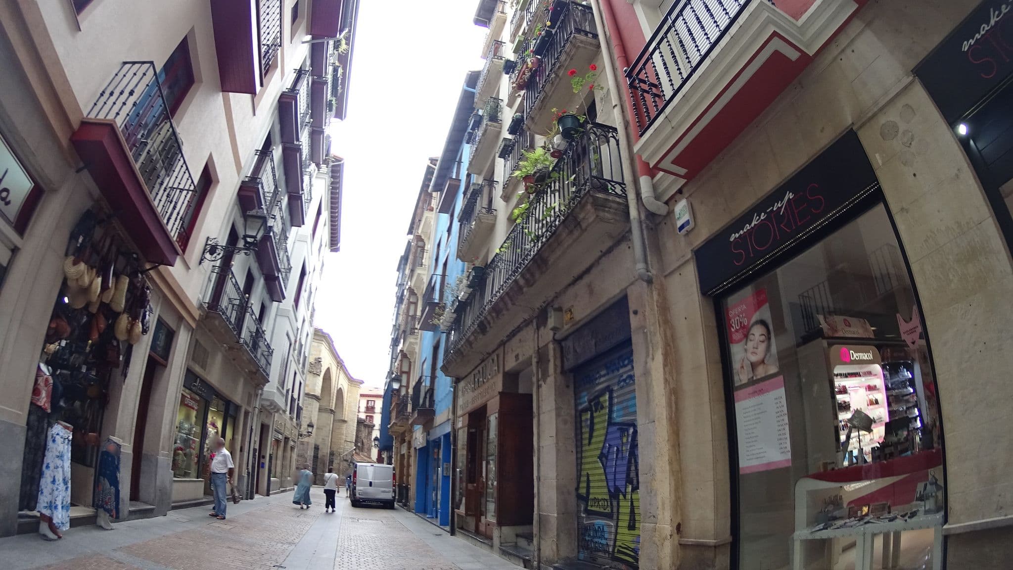 Street view near Rock & Rooms, Bilbao — © robertogeb (CC BY-SA · Mapillary)