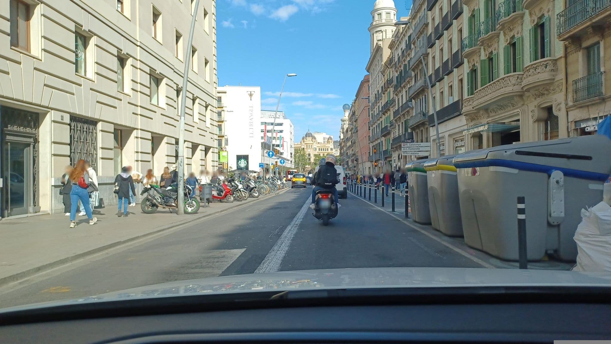 Street view near Hotel Lleó, Eixample — © normanm (CC BY-SA · Mapillary)