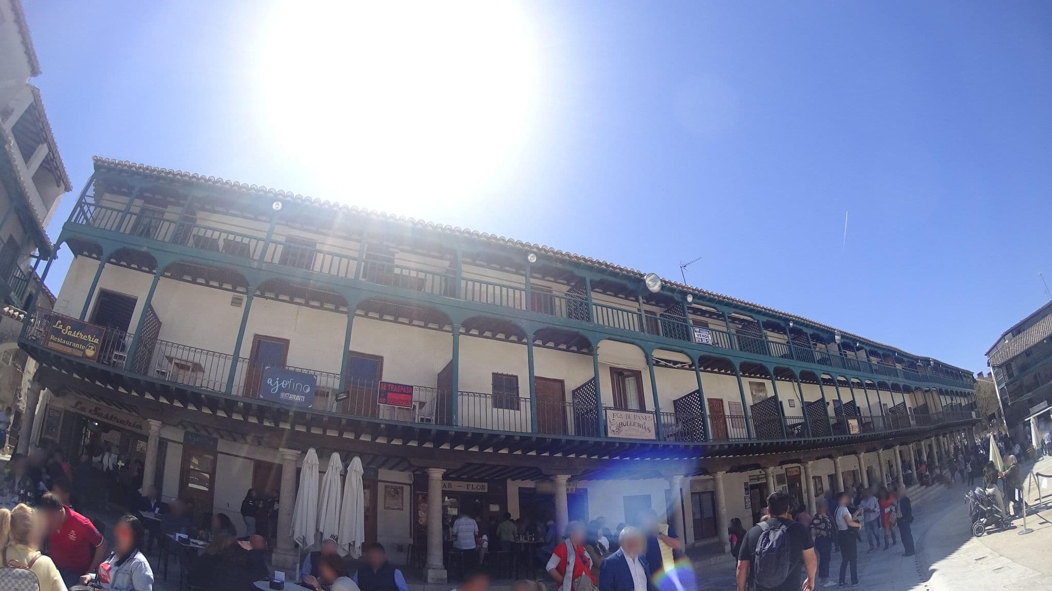 Street view near Plaza Mayor, Chinchón — © robertogeb (CC BY-SA · Mapillary)