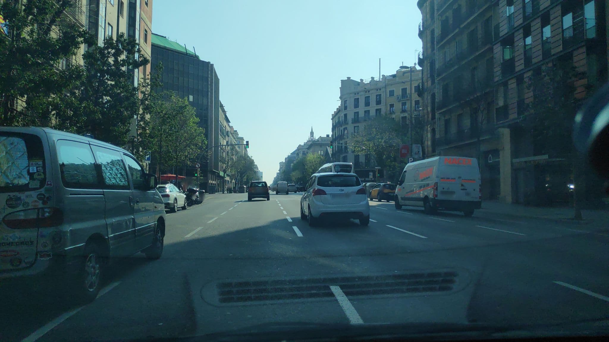 Street view near Hotel Europark, Dreta de l'Eixample — © albertandaluz (CC BY-SA · Mapillary)