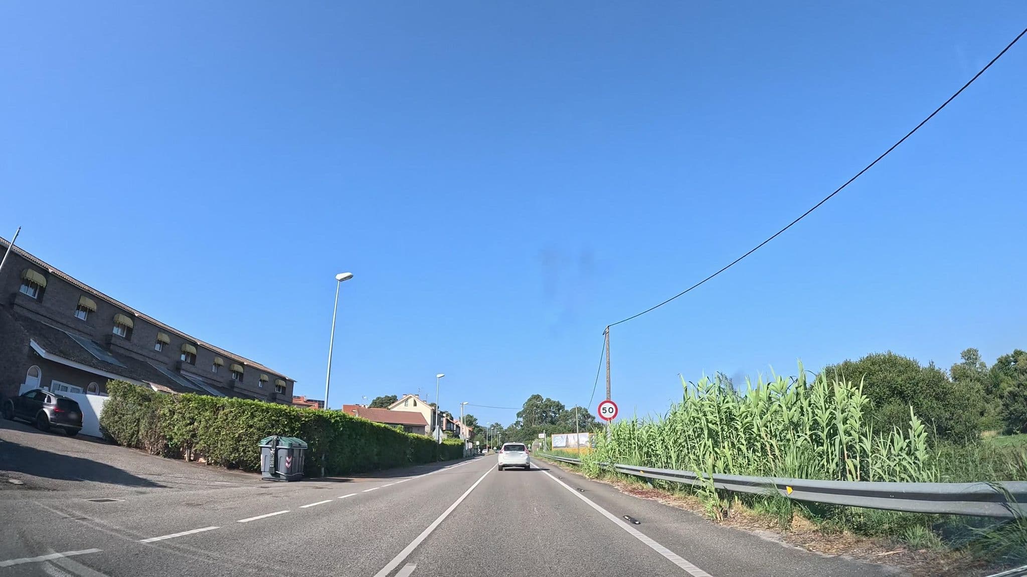 Street view near Hotel Holiday, Nigrán — © Ralvar (CC BY-SA · Mapillary)